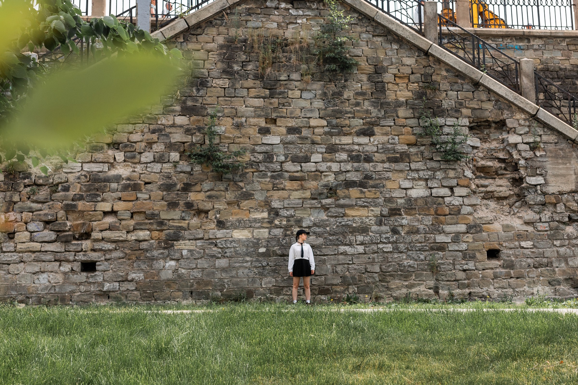 Треугольники. Рисунки тенями. Полина. Июнь 2025. Фотограф Пермь. Свадьбы. Семья и дети, школа, д. сад. Фотокниги