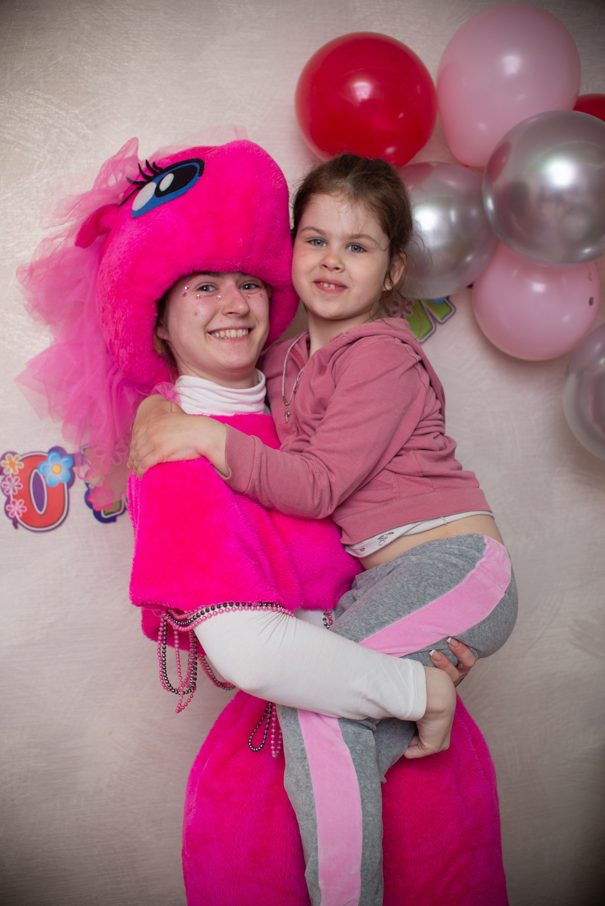 День рождения 5 лет дома. Семейный фотограф на выписку из роддома и крещение Минск Настя Гришук