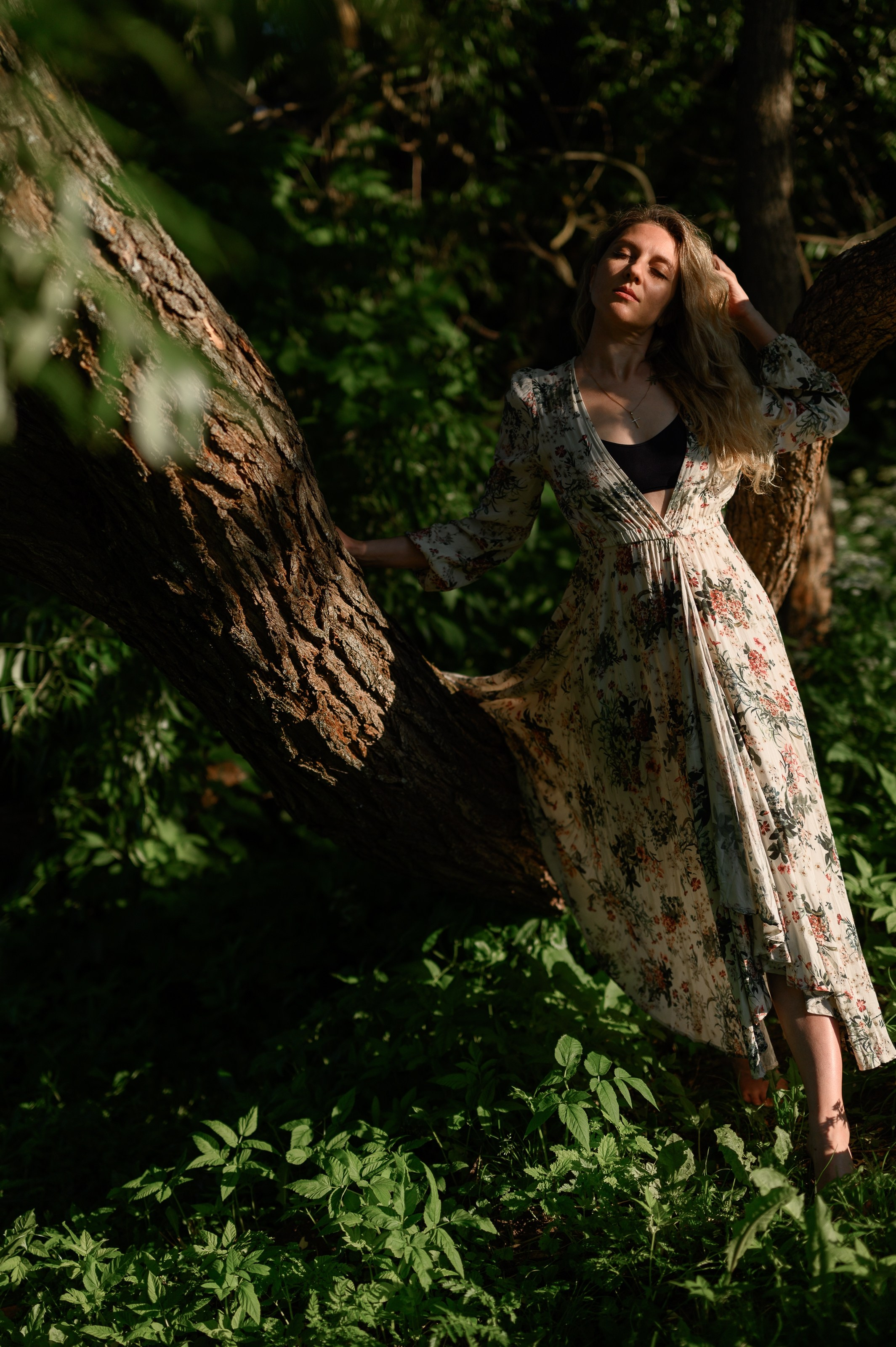 Съёмка в цветущем ромашковом поле. Semerlina.ru