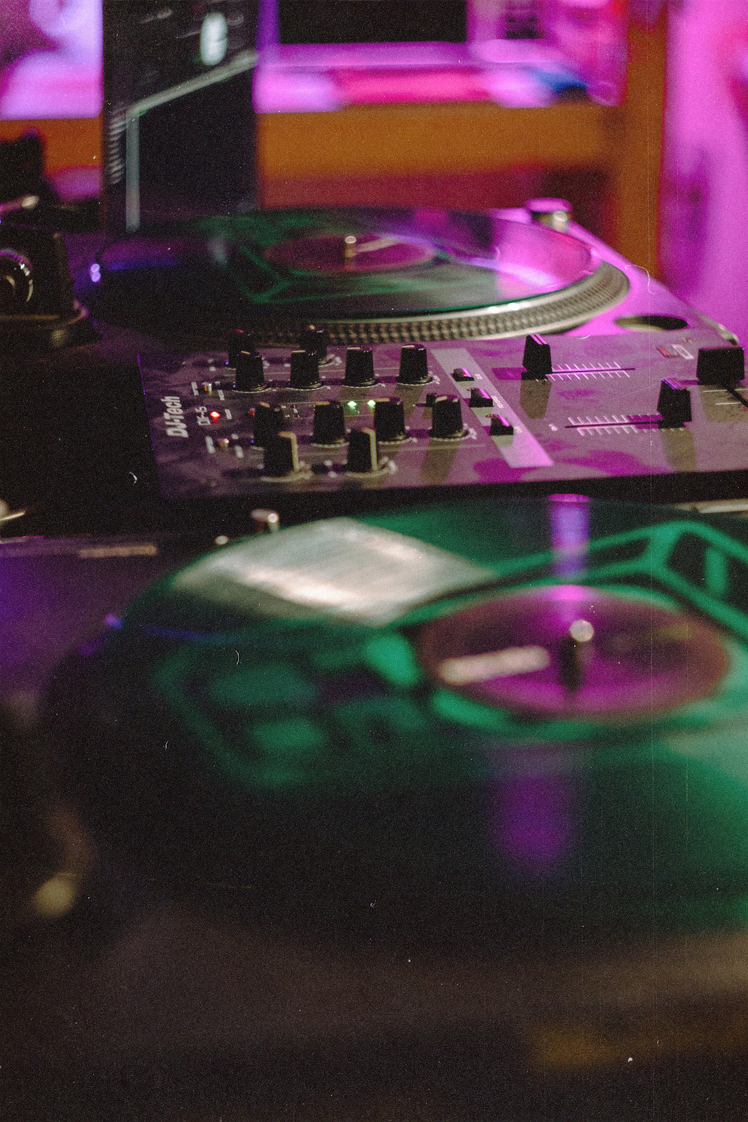 Репортажная фотосъёмка SMD Weekend в Калуге обработанные под плёнку