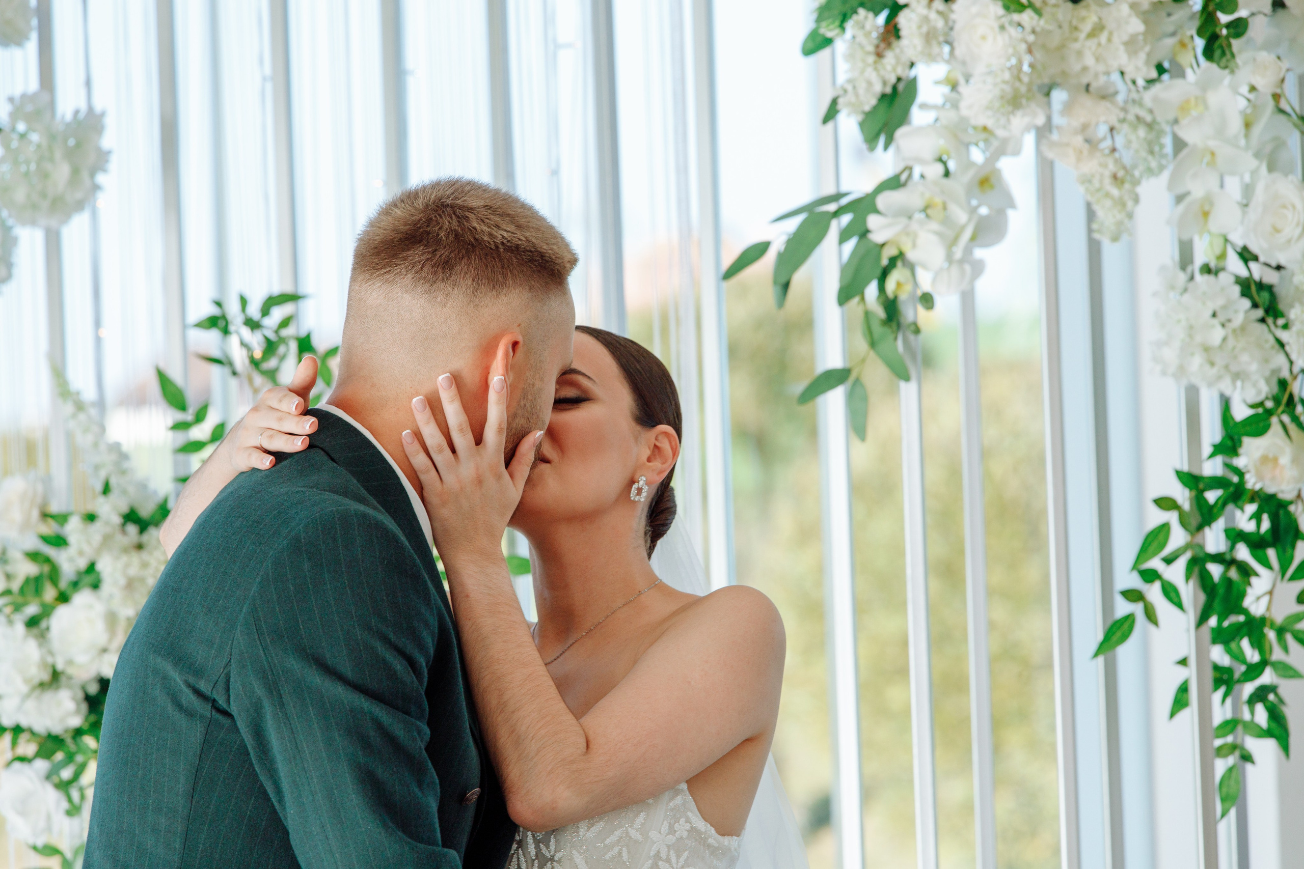 Выездная церемонию в гольф-клубе Сорочаны. Свадебный фотограф Кирилл Шустров