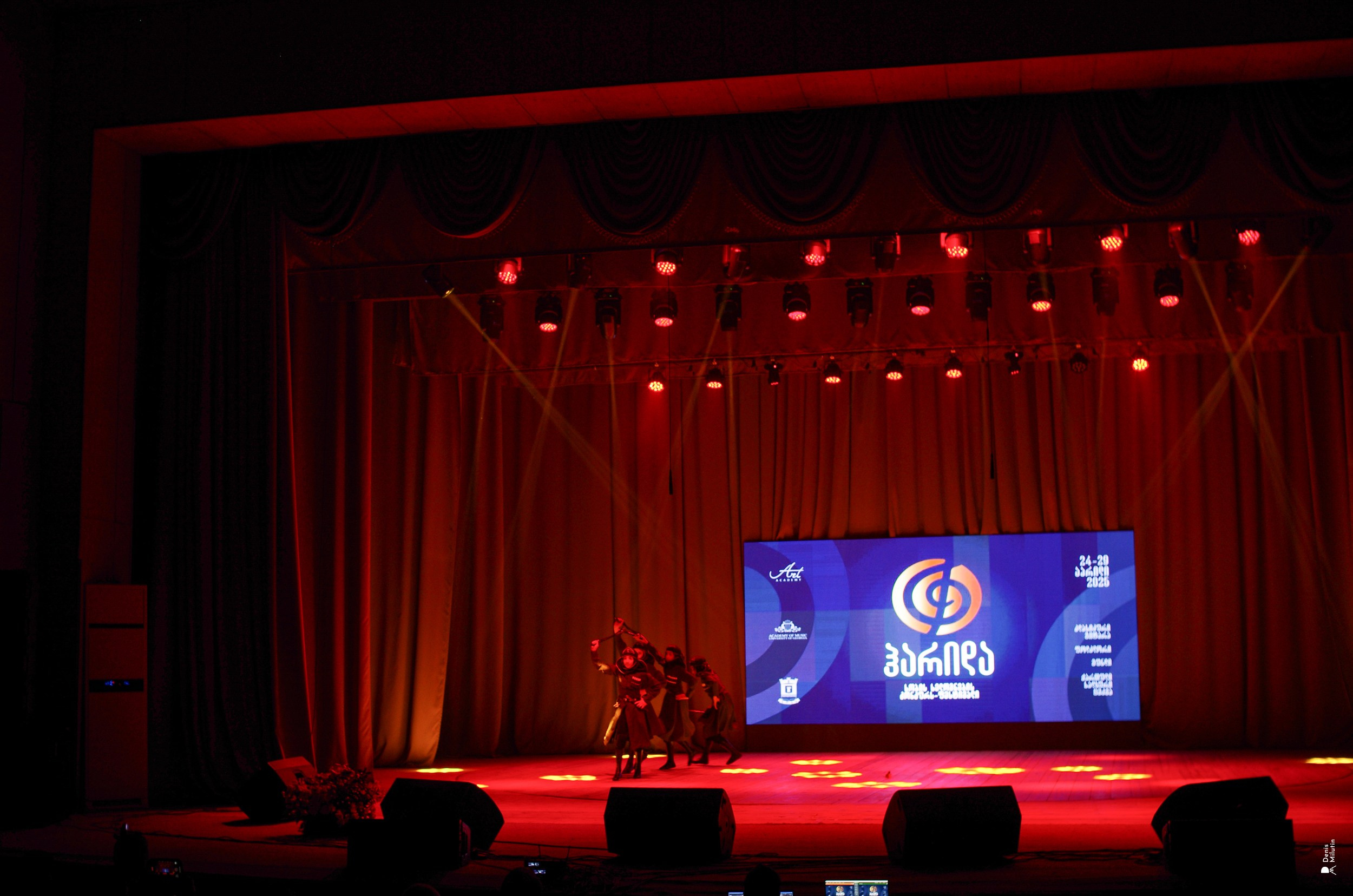 Танцы в Хоби. Портретный фотограф Денис Милютин