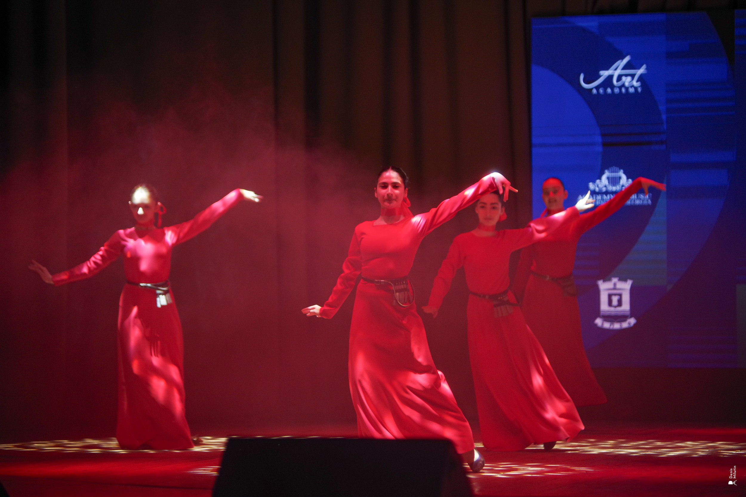 Танцы в Хоби. Портретный фотограф Денис Милютин