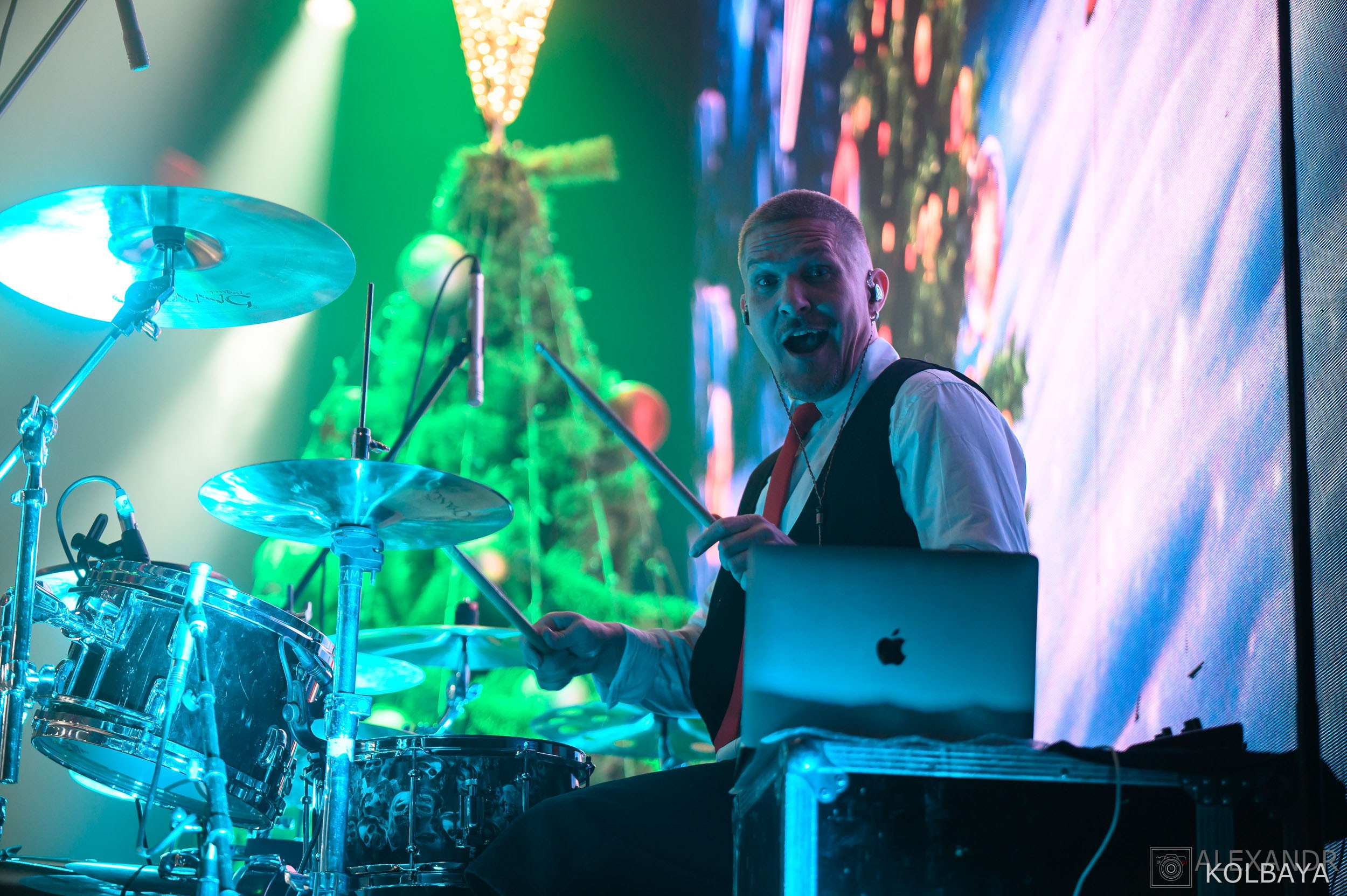 Фоторепортаж с Метал-Елки 2026. Концертный и театральный репортажный фотограф в Москве Александр Колбая