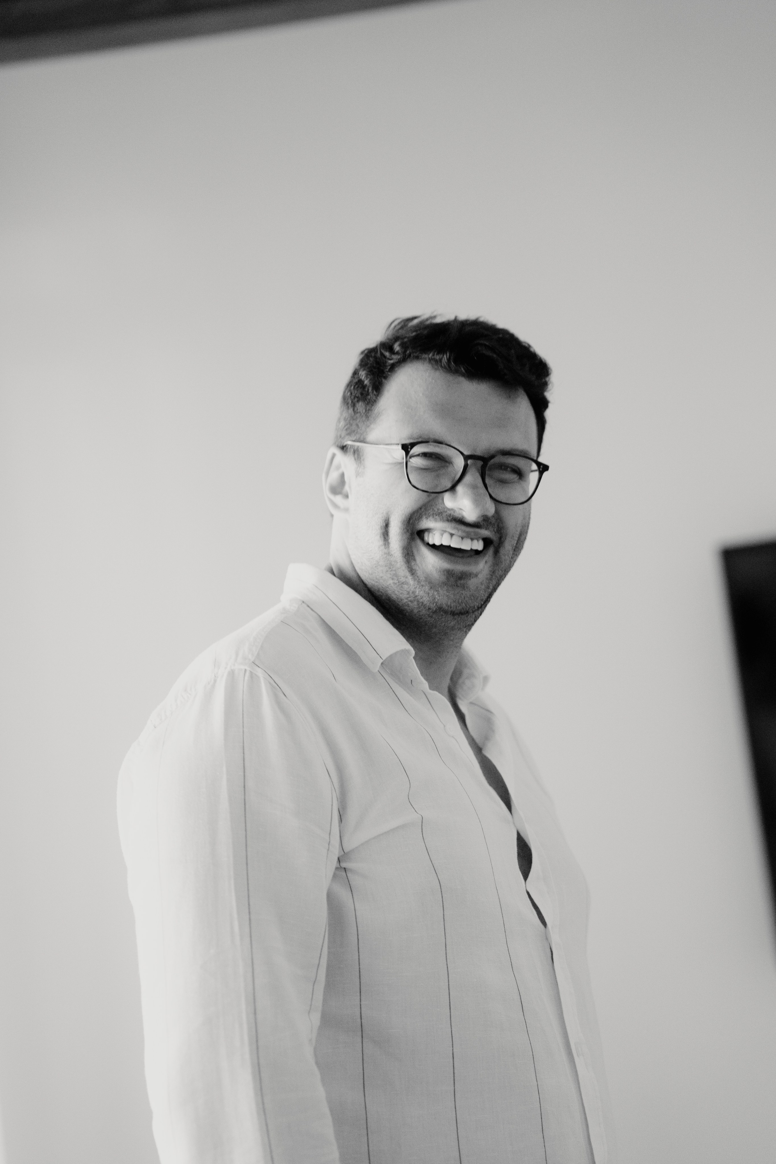 Sunshine in Izmir. Wedding & Documentary Photographer based in Nuremberg — available across Europe & Turkey | Vitalii Nasonov