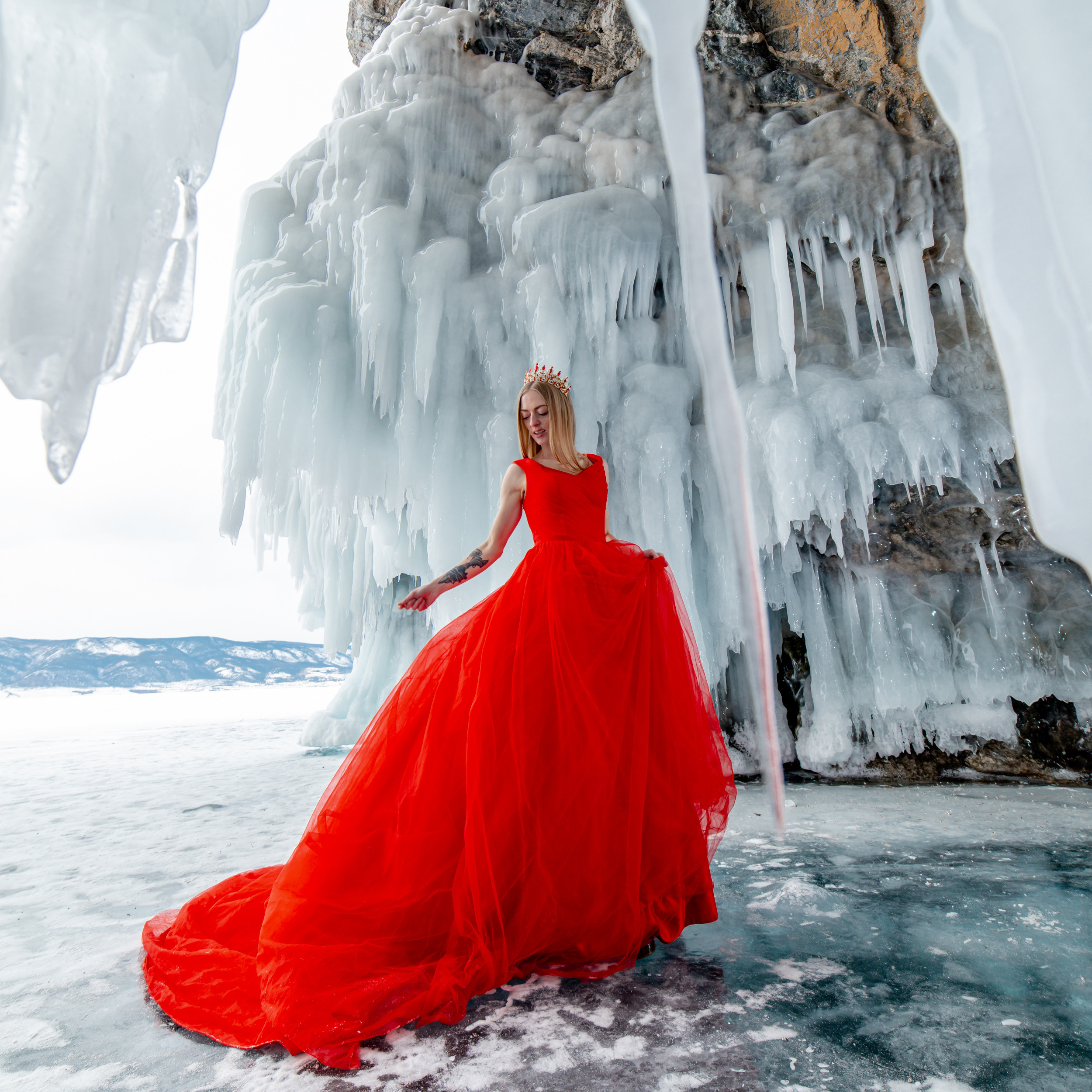 Ванда 44-48р шнуровка (есть детское) 1500р. Ольга Ли свадебный семейный фотограф Иркутск