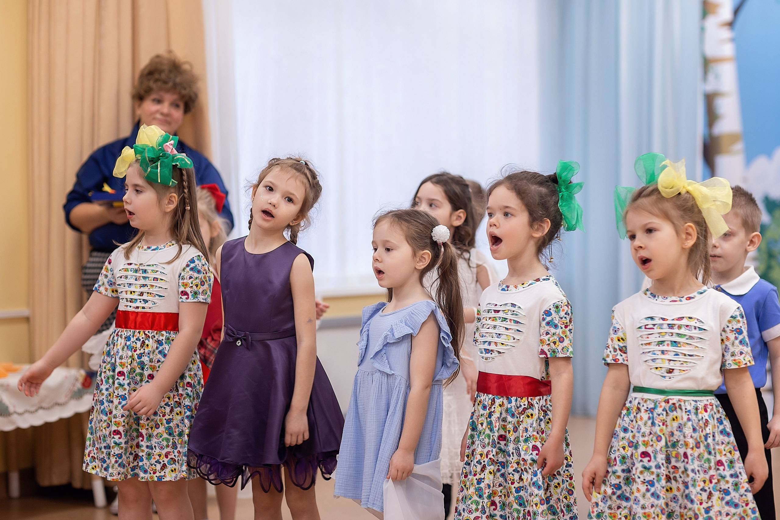 Весенний утренник_старшая группа_2025. Семейный фотограф в Санкт-Петербурге