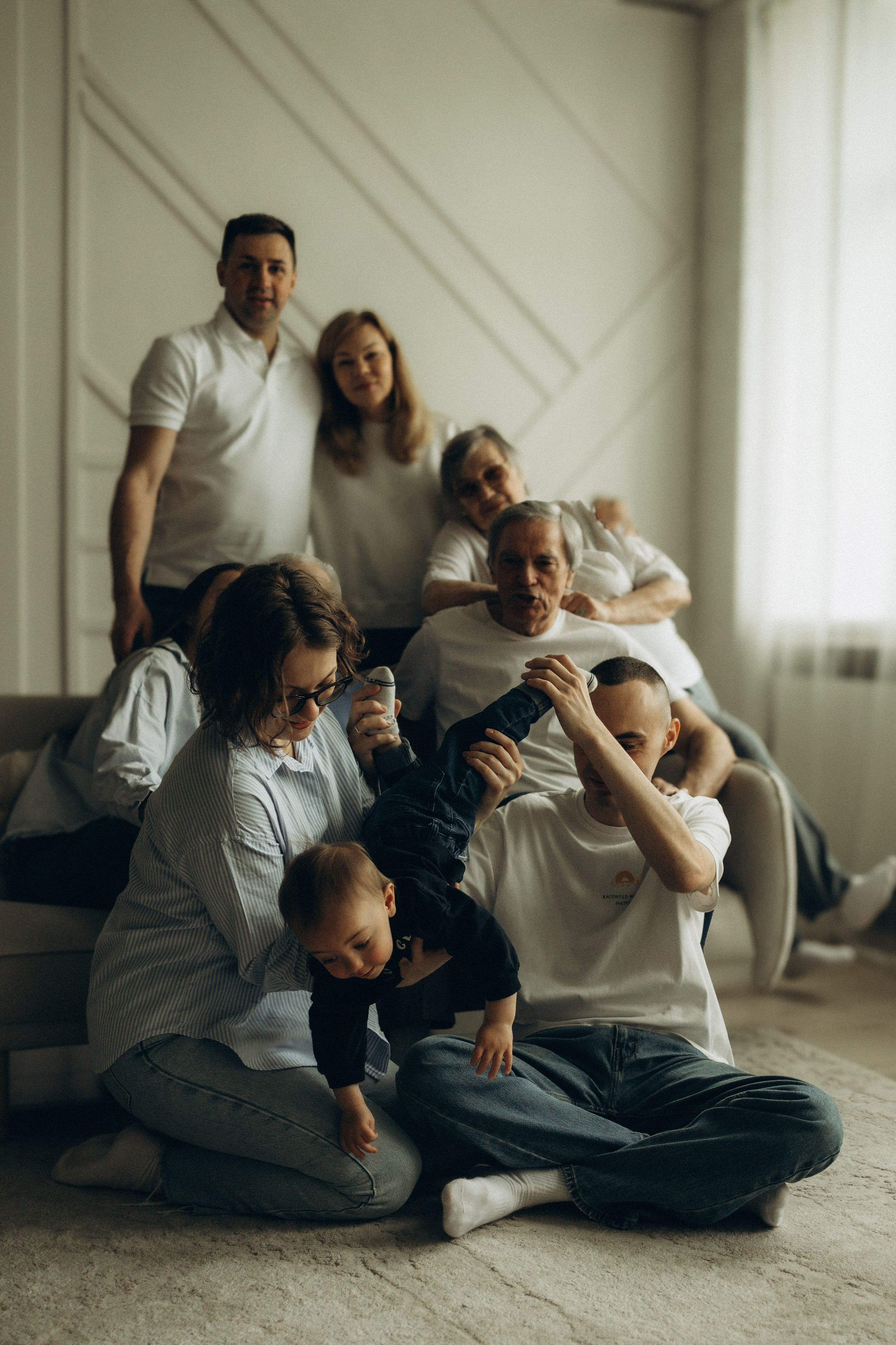 Семейная фотосессия для большой семьи в студии. Семейный фотограф в Ижевске Даша Денисова