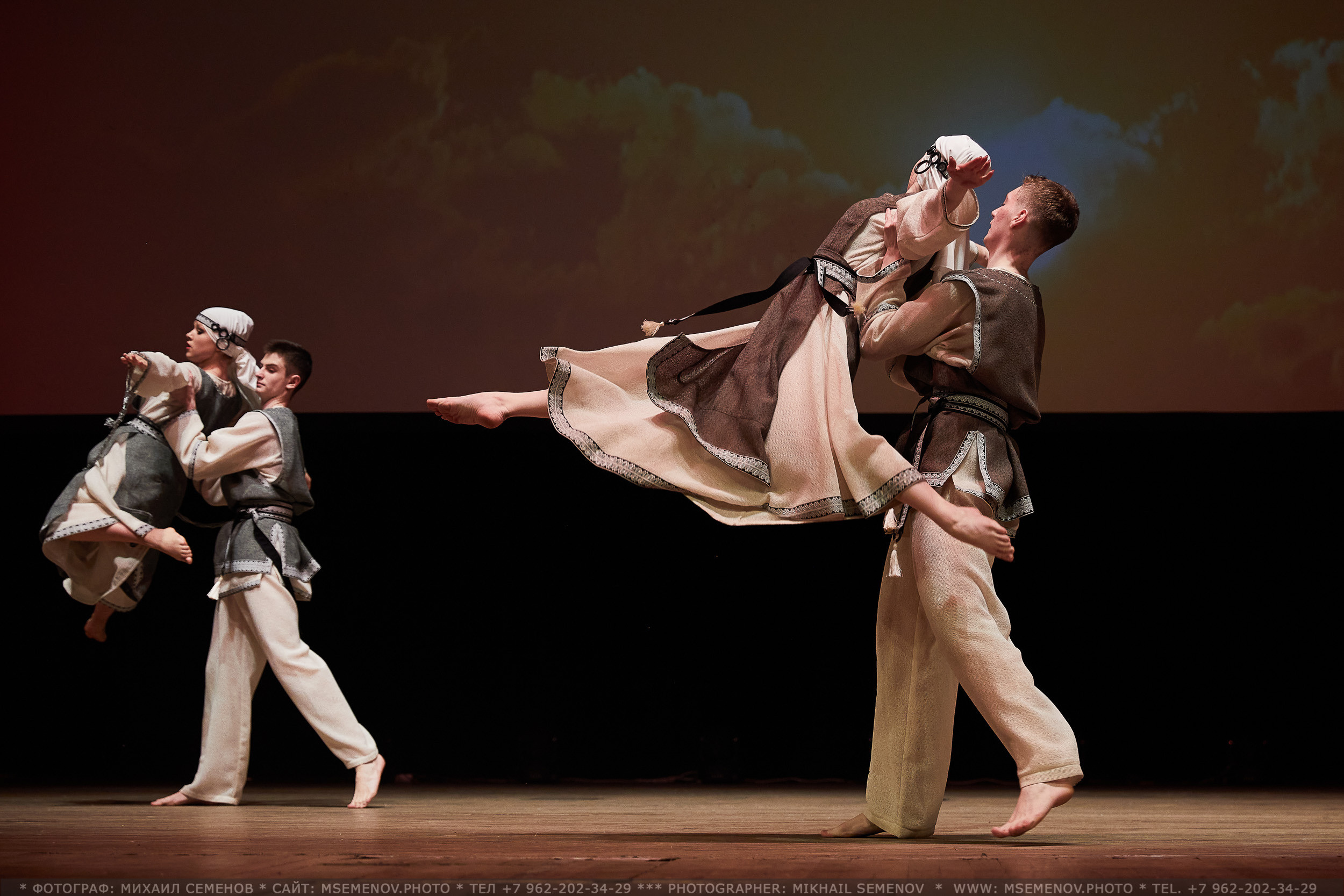 АНОНС Выпускной «Счастливое детство» 2023. Photographer for business Mikhail Semenov. Aqua photo studio, photo school