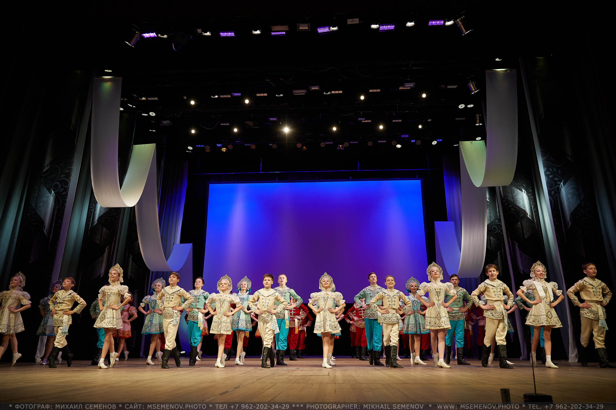 АНОНС Выпускной «Счастливое детство» 2023. Photographer for business Mikhail Semenov. Aqua photo studio, photo school