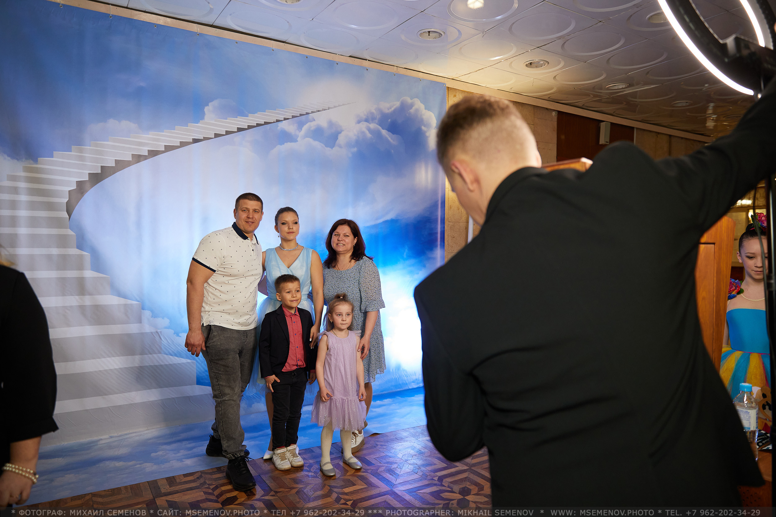 АНОНС Выпускной «Счастливое детство» 2023. Photographer for business Mikhail Semenov. Aqua photo studio, photo school