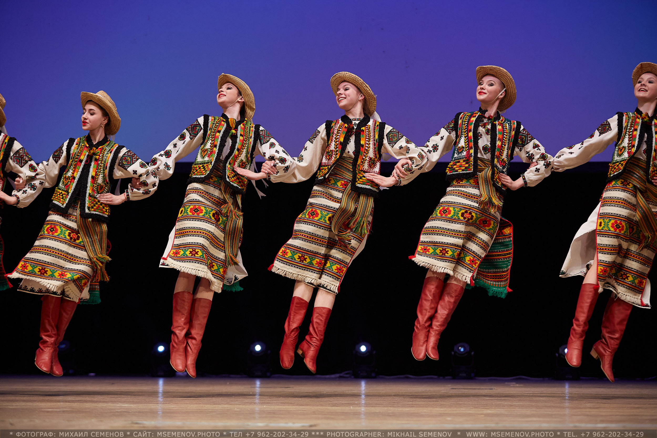 АНОНС Выпускной «Счастливое детство» 2023. Photographer for business Mikhail Semenov. Aqua photo studio, photo school