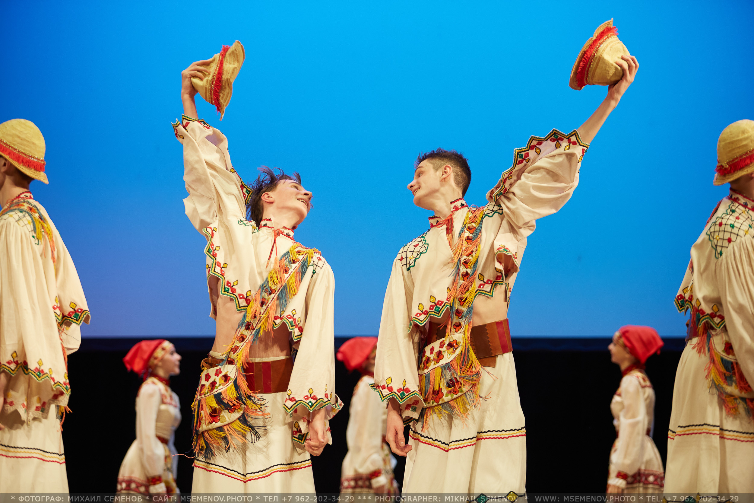 АНОНС Выпускной «Счастливое детство» 2023. Photographer for business Mikhail Semenov. Aqua photo studio, photo school