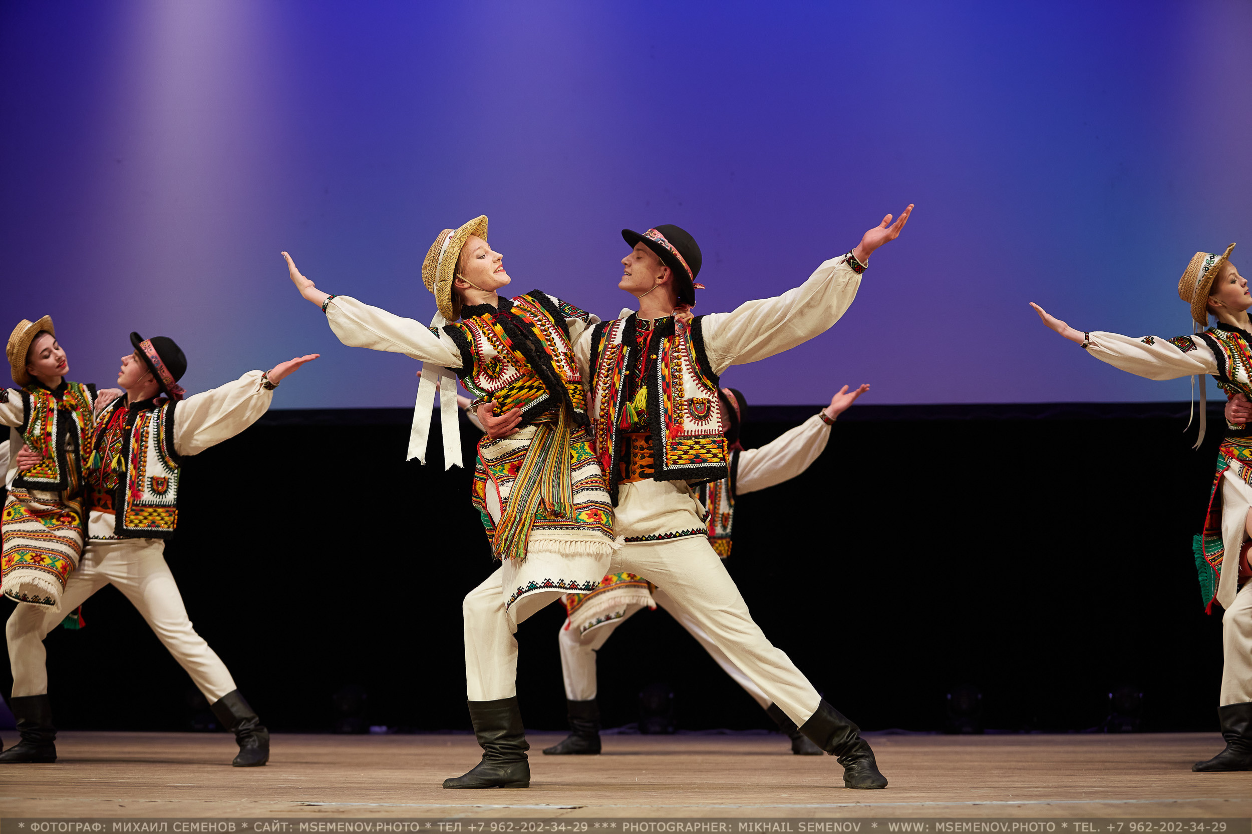 АНОНС Выпускной «Счастливое детство» 2023. Photographer for business Mikhail Semenov. Aqua photo studio, photo school