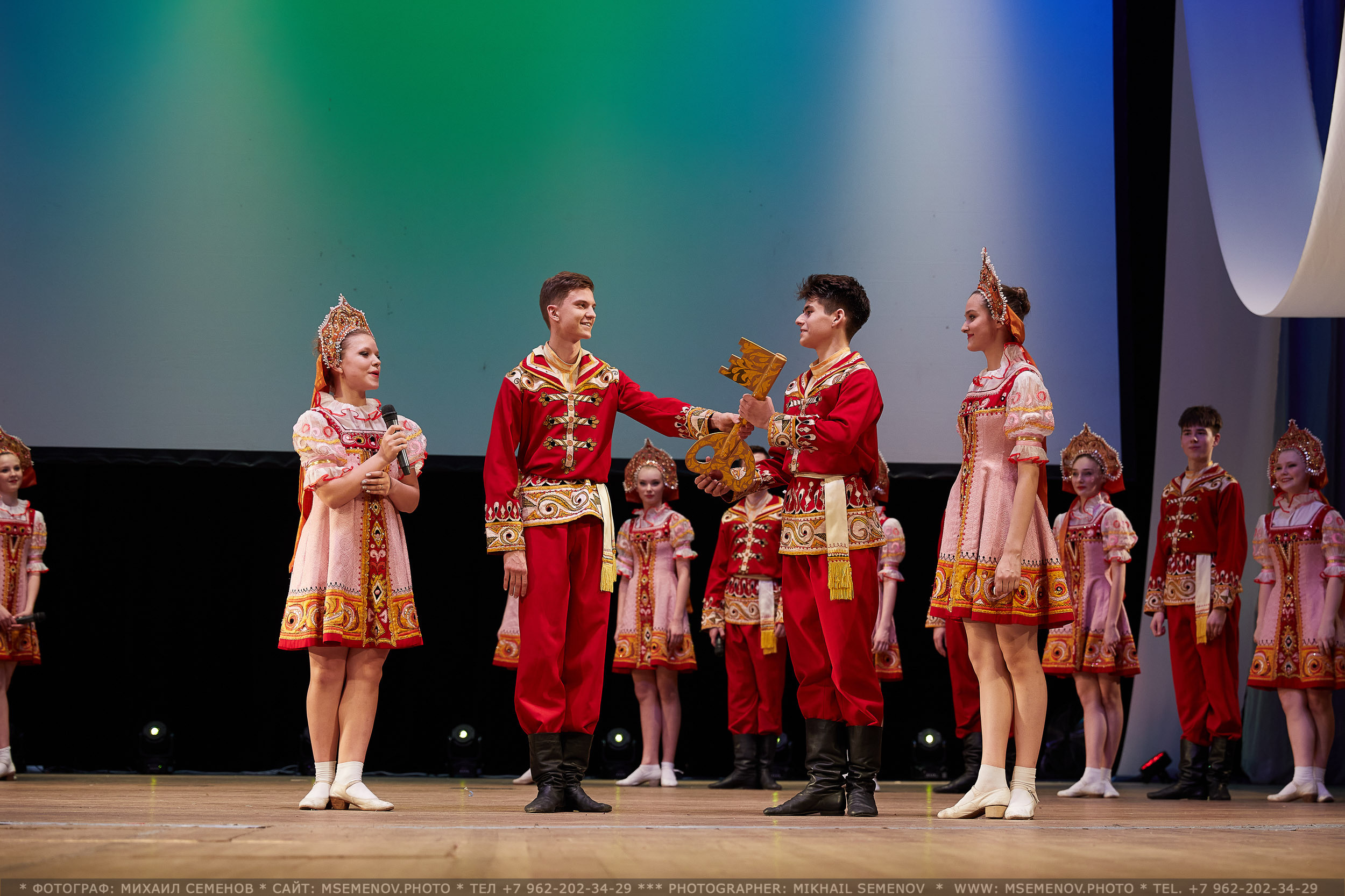 АНОНС Выпускной «Счастливое детство» 2023. Photographer for business Mikhail Semenov. Aqua photo studio, photo school