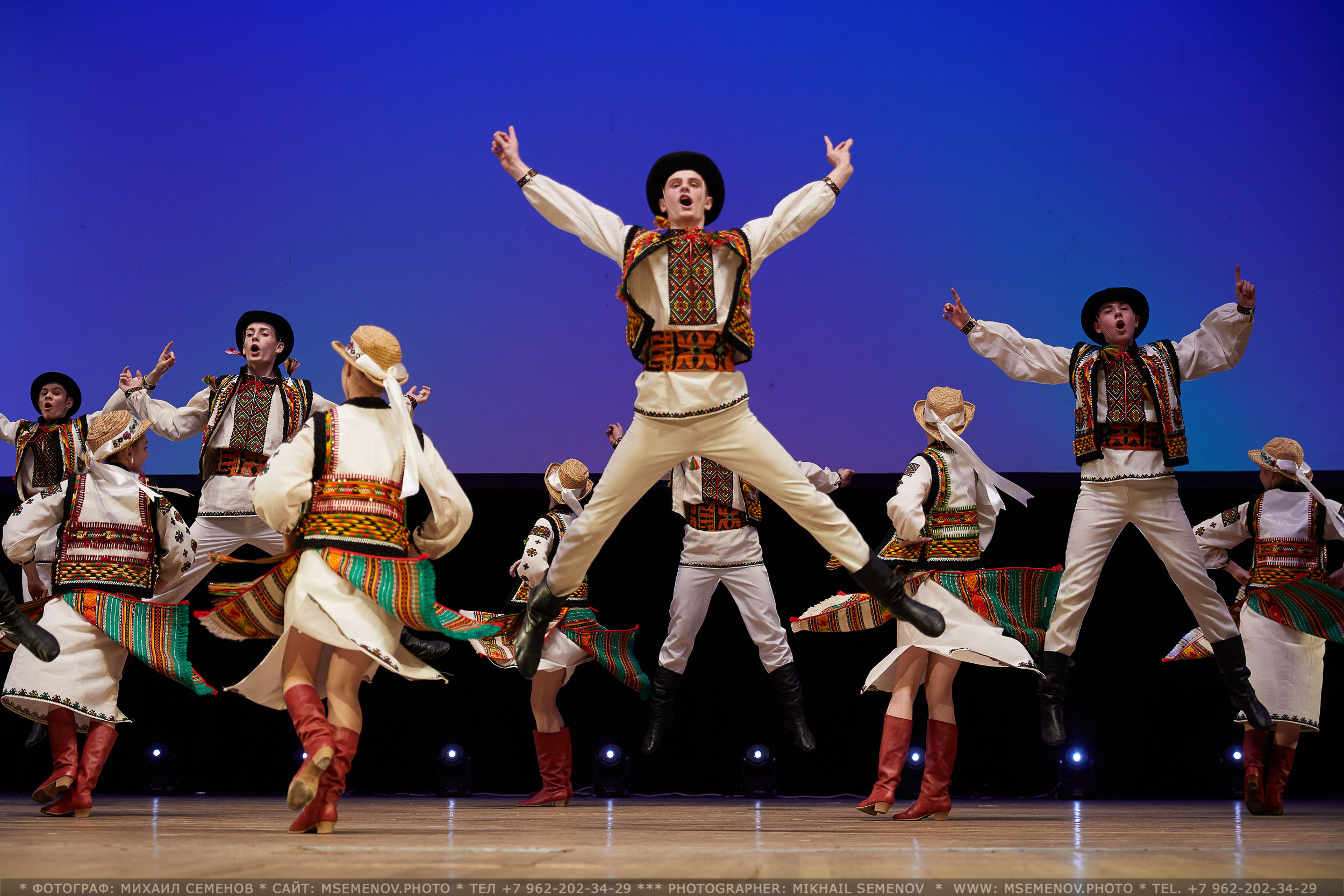 АНОНС Выпускной «Счастливое детство» 2023. Photographer for business Mikhail Semenov. Aqua photo studio, photo school