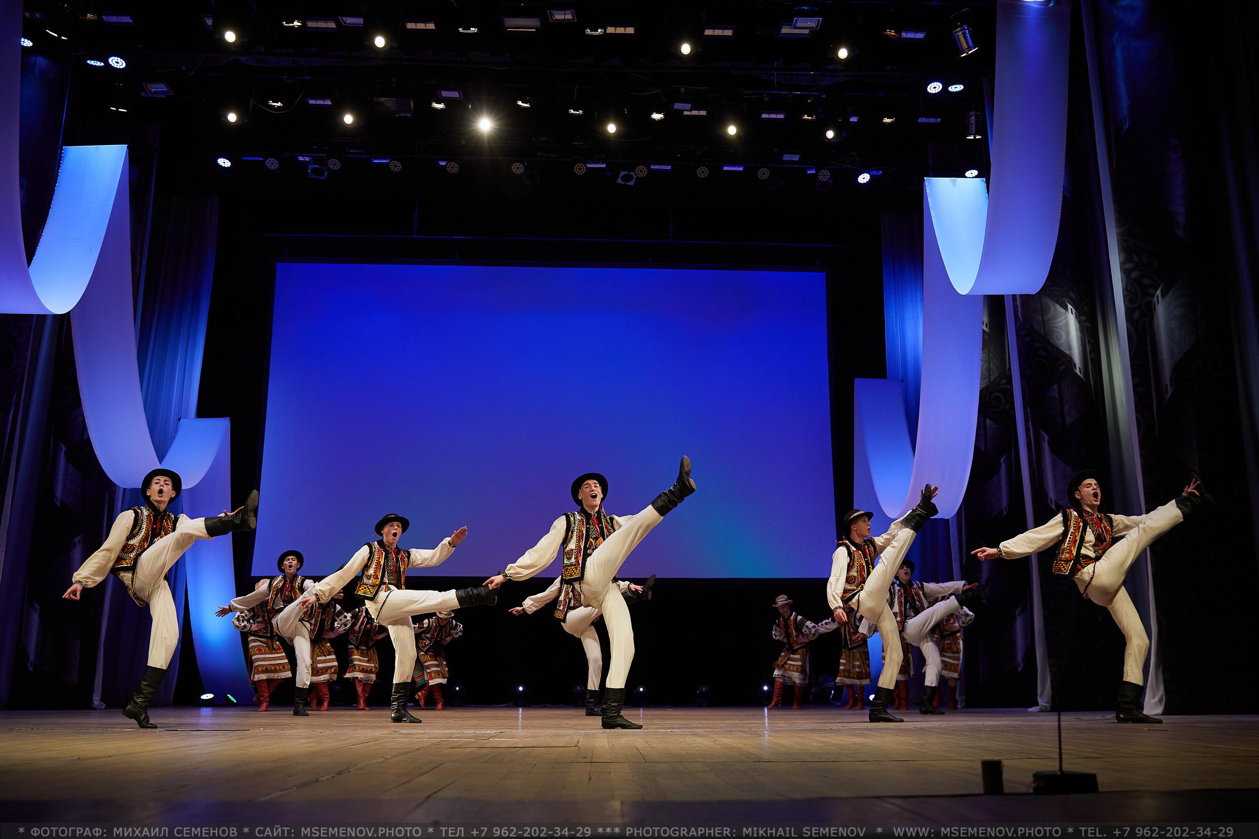 АНОНС Выпускной «Счастливое детство» 2023. Photographer for business Mikhail Semenov. Aqua photo studio, photo school