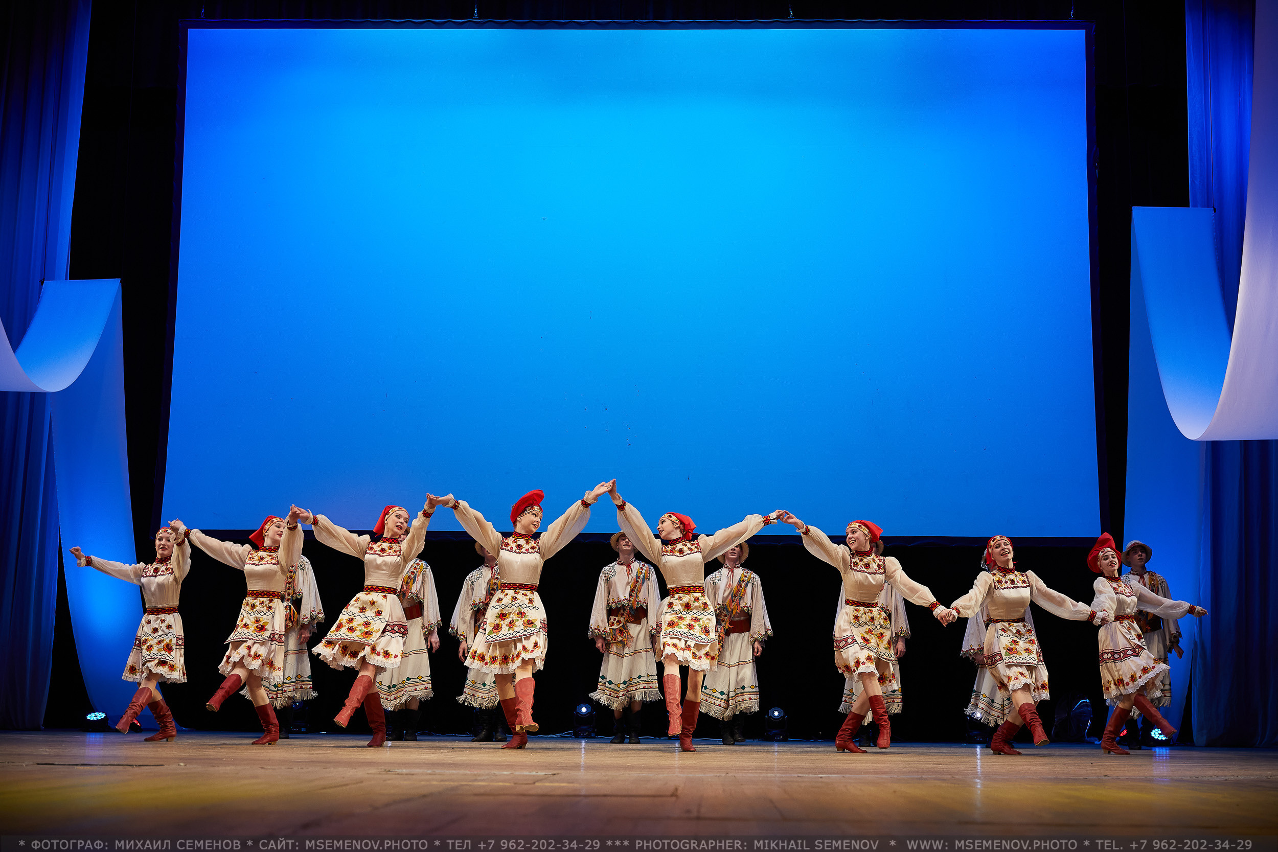 АНОНС Выпускной «Счастливое детство» 2023. Photographer for business Mikhail Semenov. Aqua photo studio, photo school