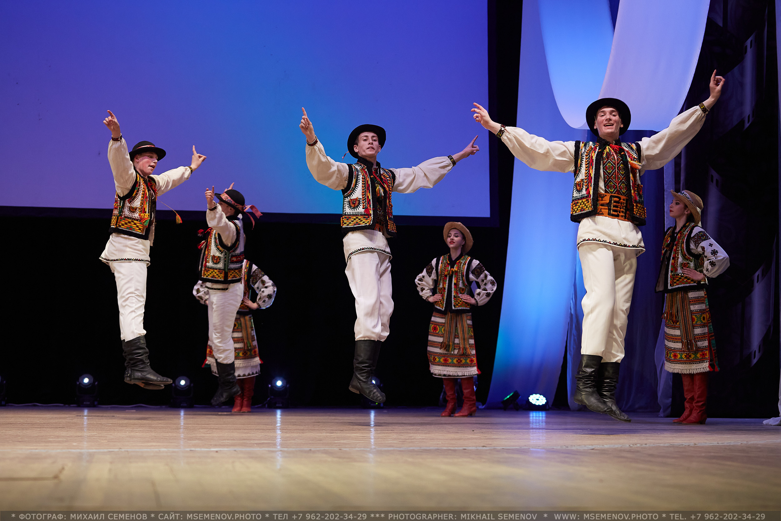 АНОНС Выпускной «Счастливое детство» 2023. Photographer for business Mikhail Semenov. Aqua photo studio, photo school