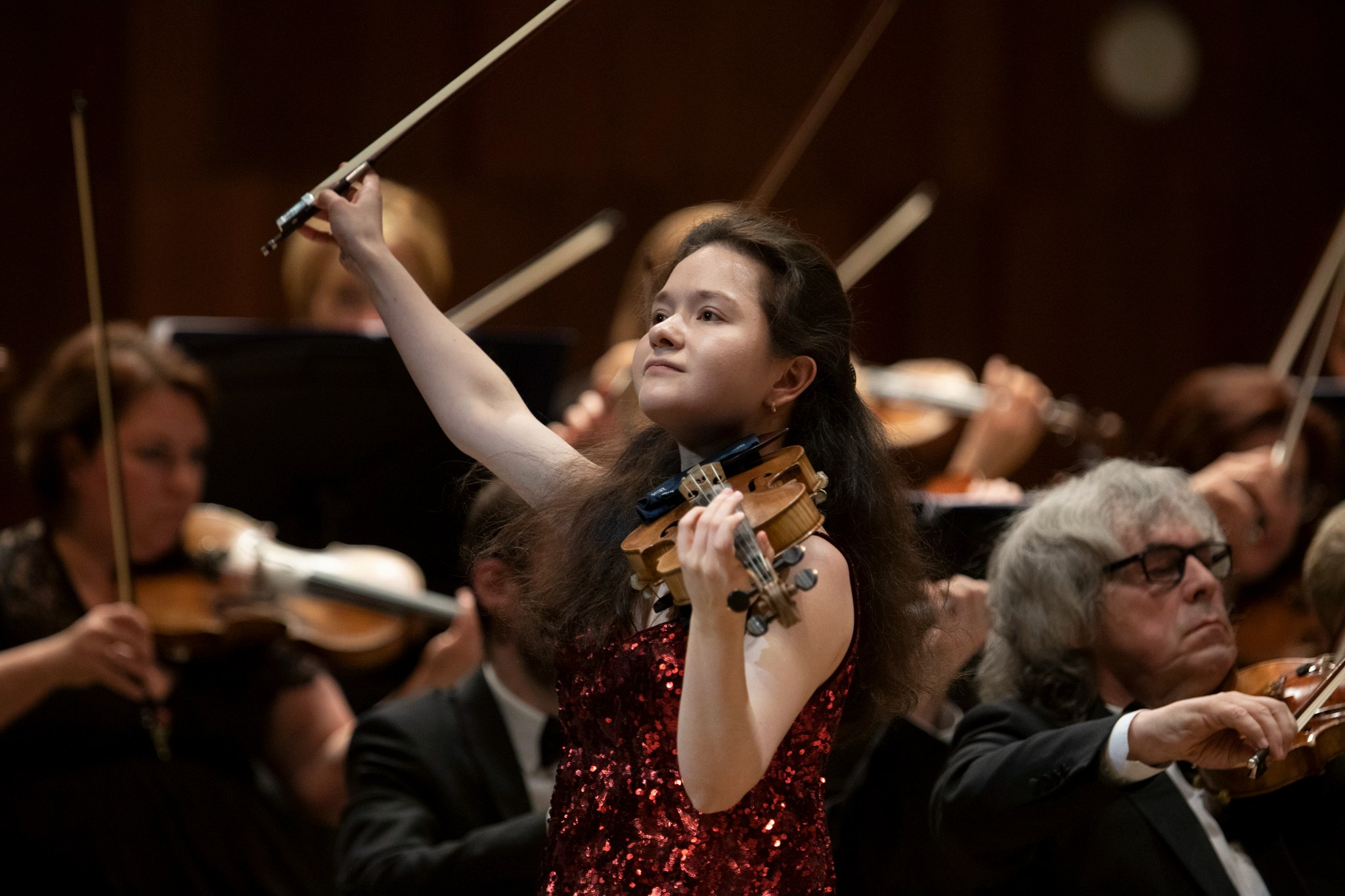 На сцене. Скрипачка Анна Савкина