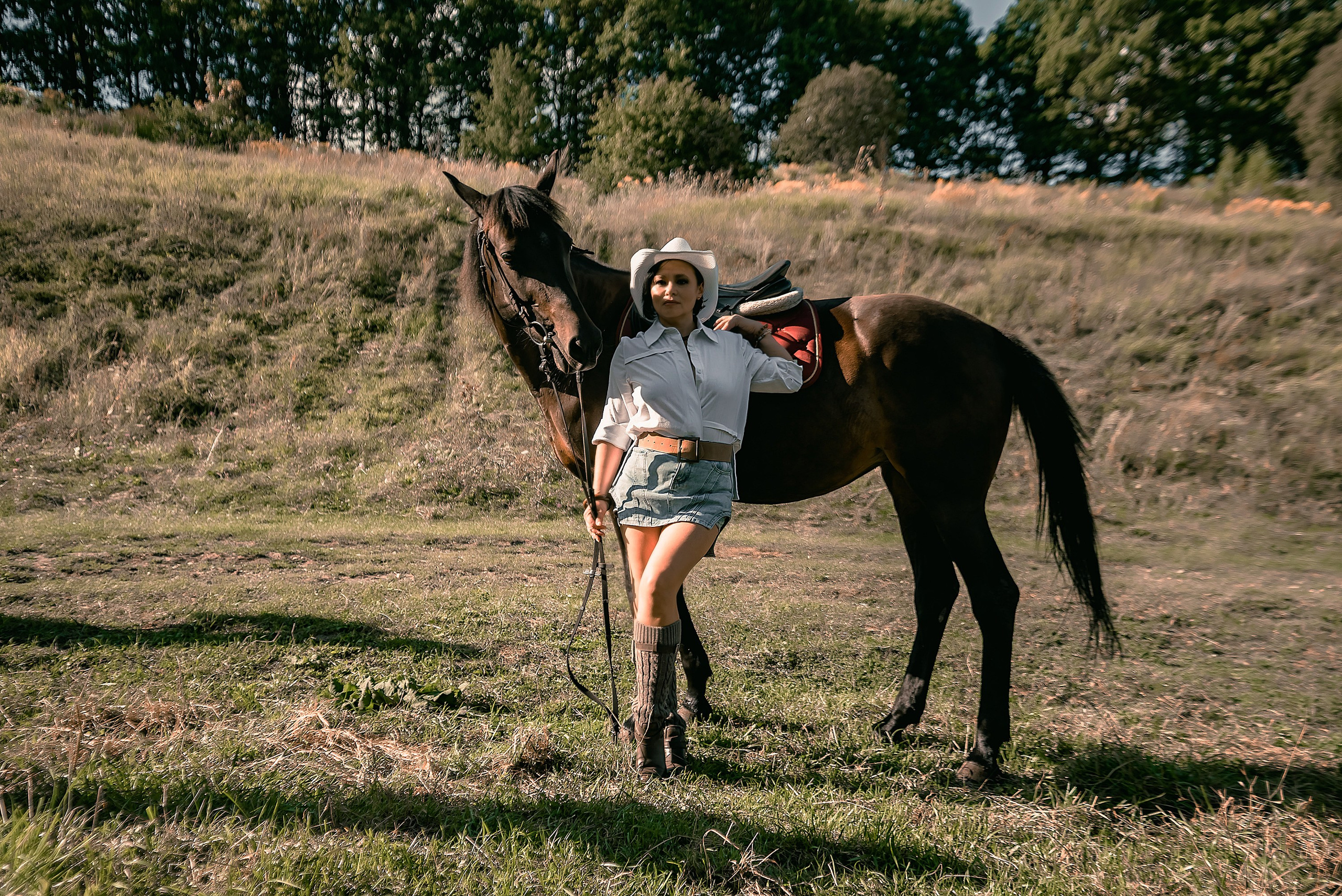 Красивые фотографии девушки на лошади.