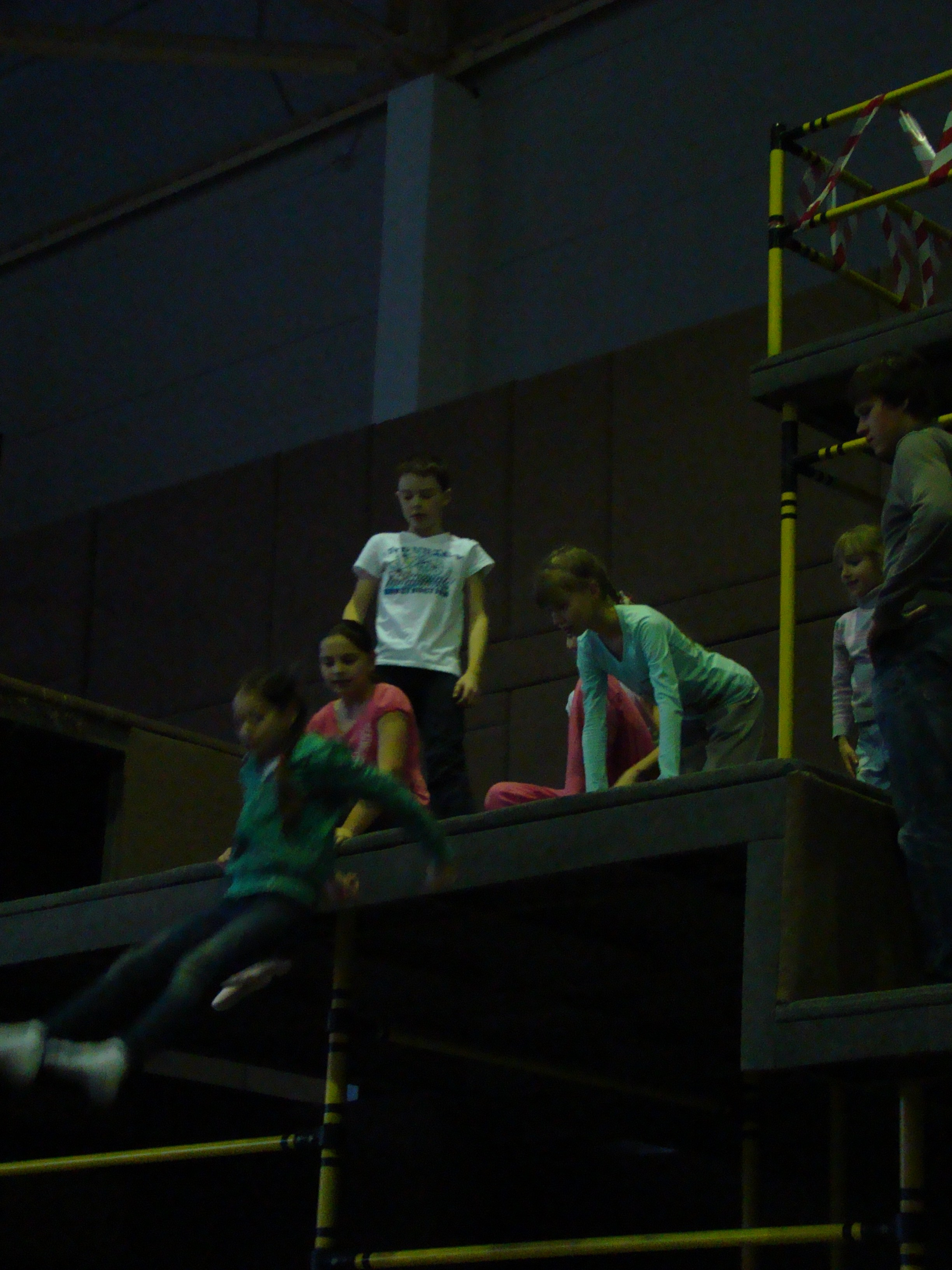 Катя ДР 12 лет Дома + Спортекс 04.12.2011. Семейный, Свадебный фотограф СПБ Питер— Романова Екатерина