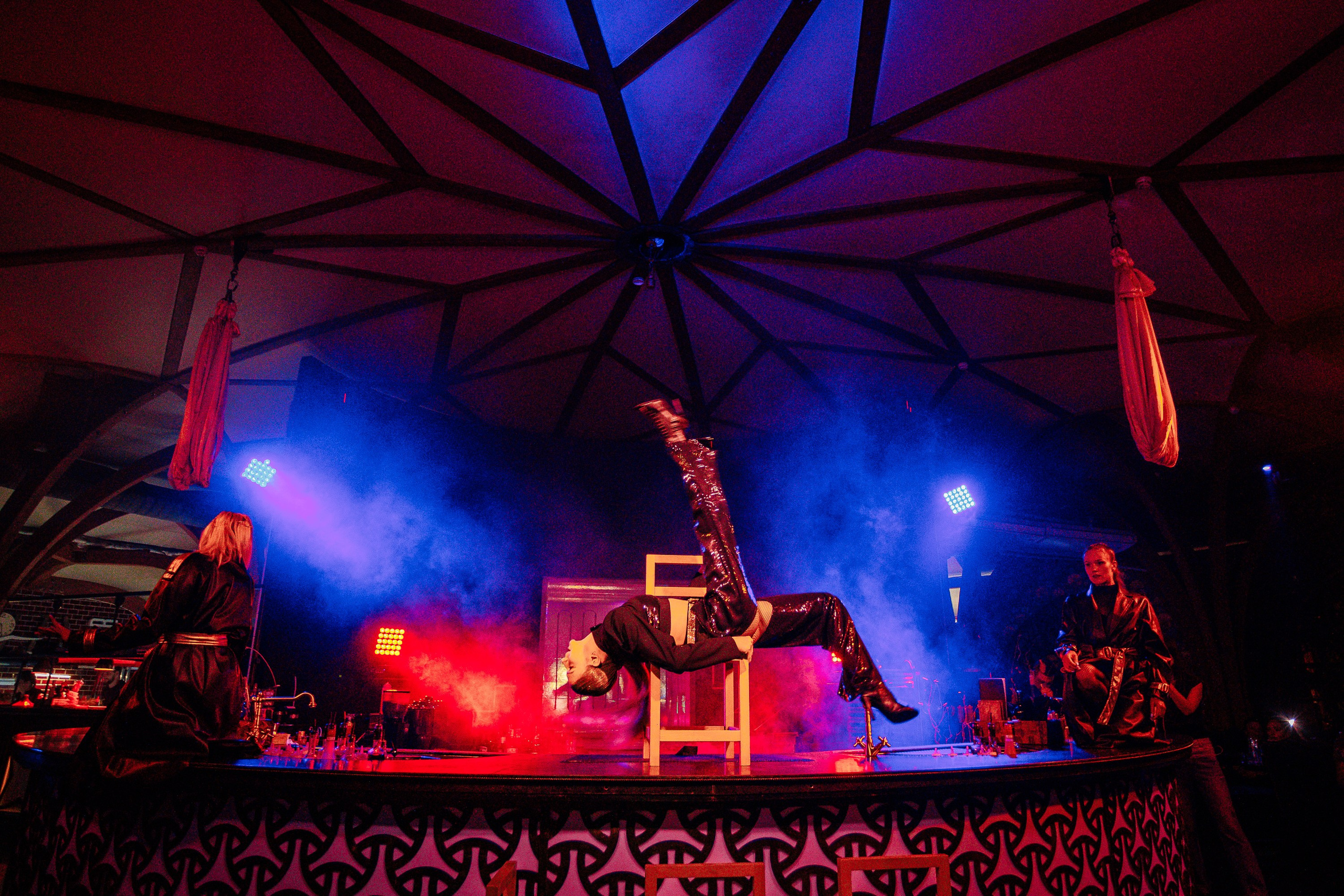 PTIZZA SHOW. Gold & Black in Ptizza Bar_Ялта_6.07.2025. Аминов Руслан | Фотограф