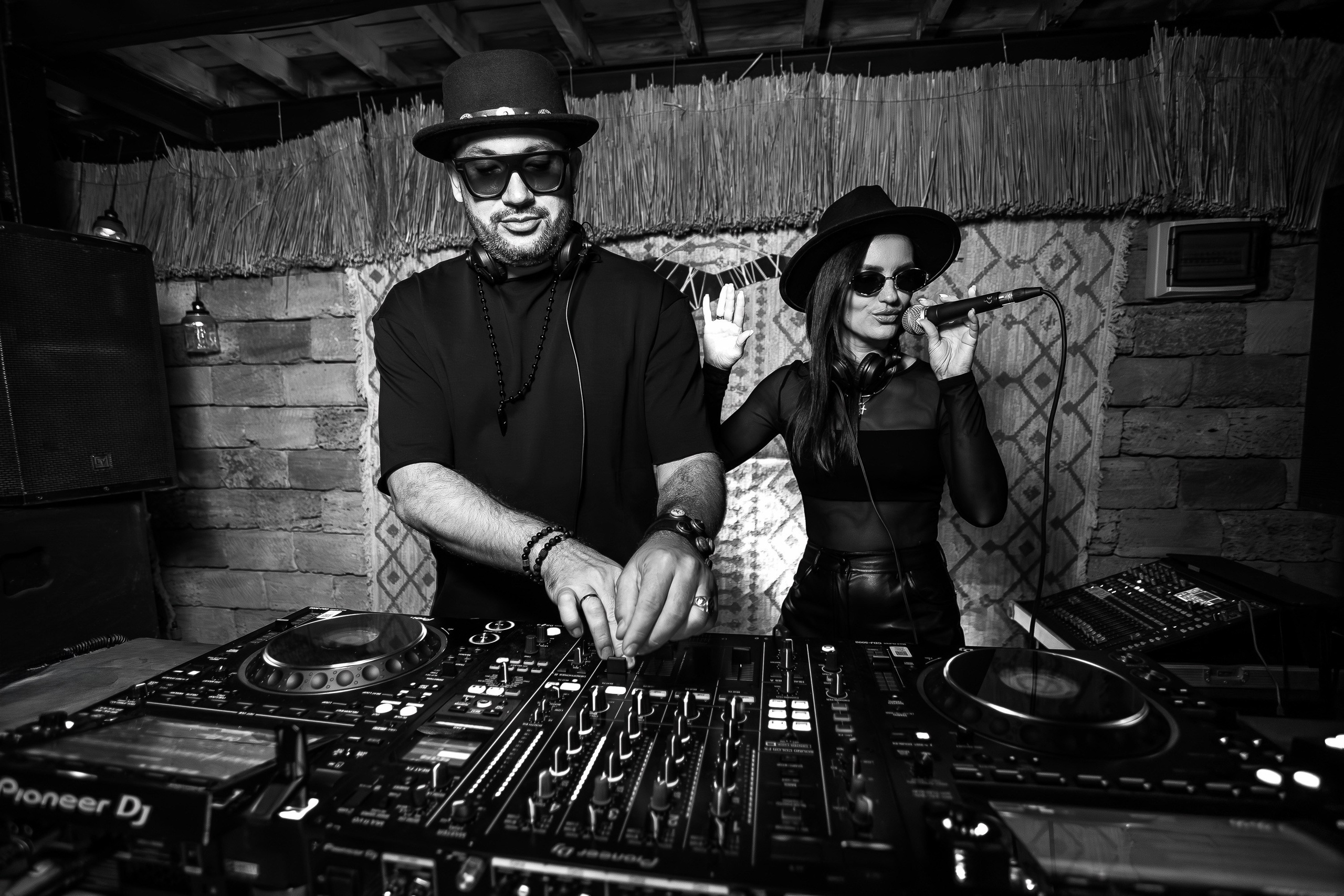 «LIZWI"_Чайка на пляже_Ялта_7.06.2025. Аминов Руслан | Фотограф