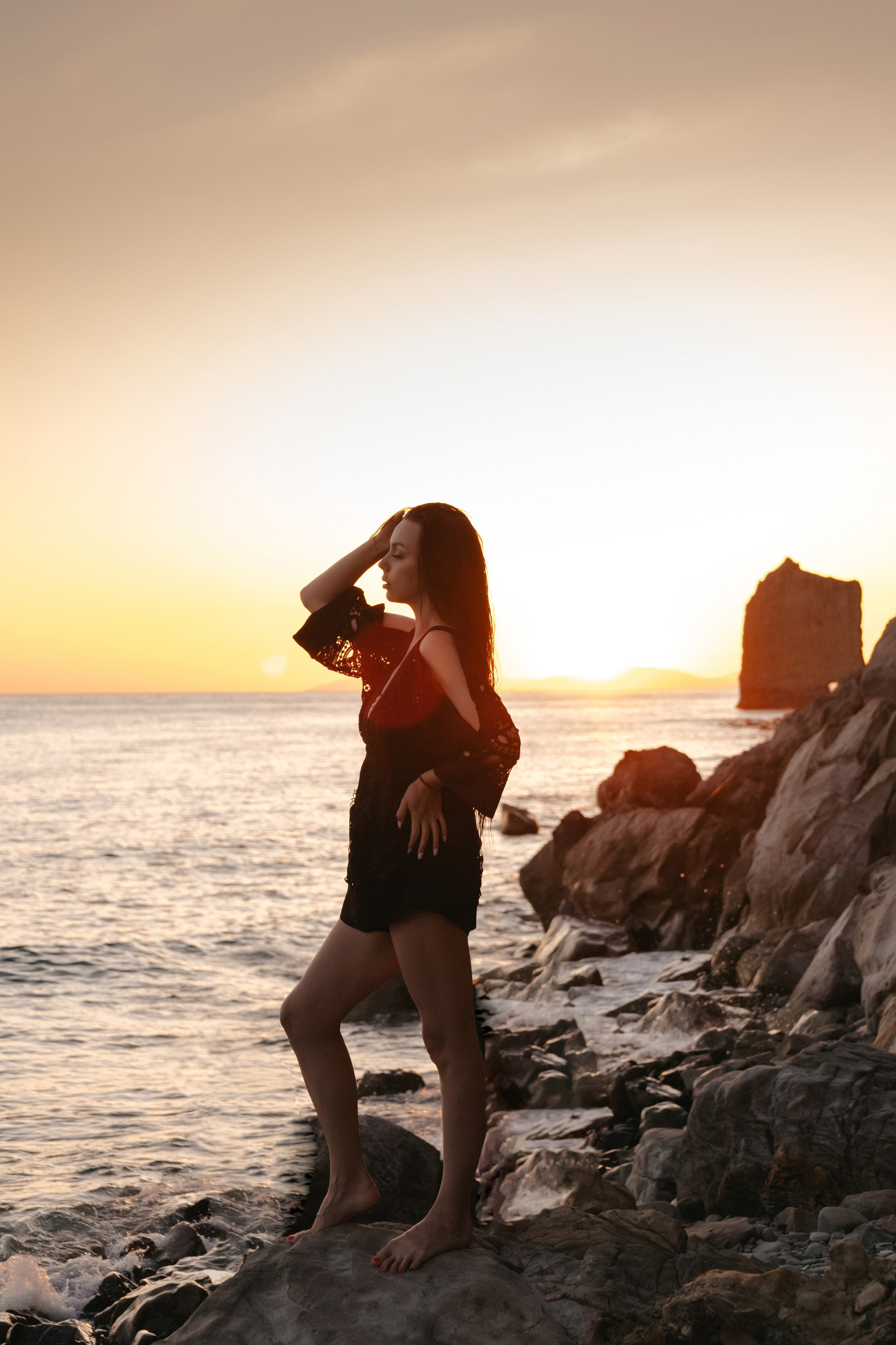 Юлия. Заката на скале Парус. Семейный и портретный фотограф в Геленджике Любовь Бодрова