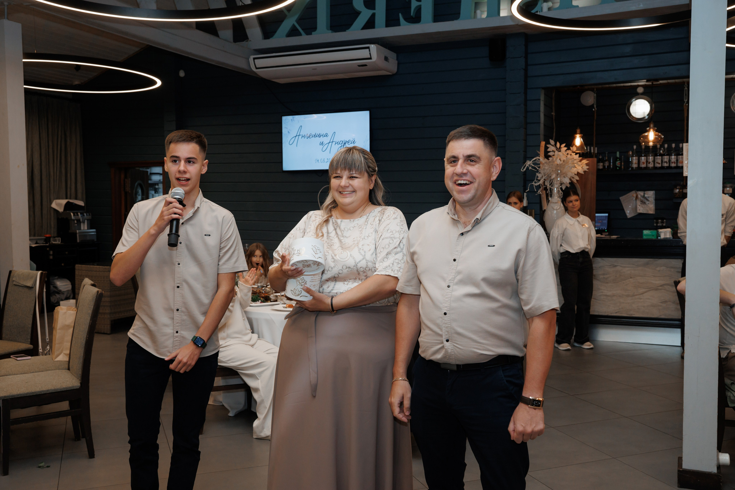 Регистрация в отеле Fish Point, ЗАГС Бутово, прогулка в Остафьево. Свадебный и репортажный фотограф (Москва, Королев и другие)