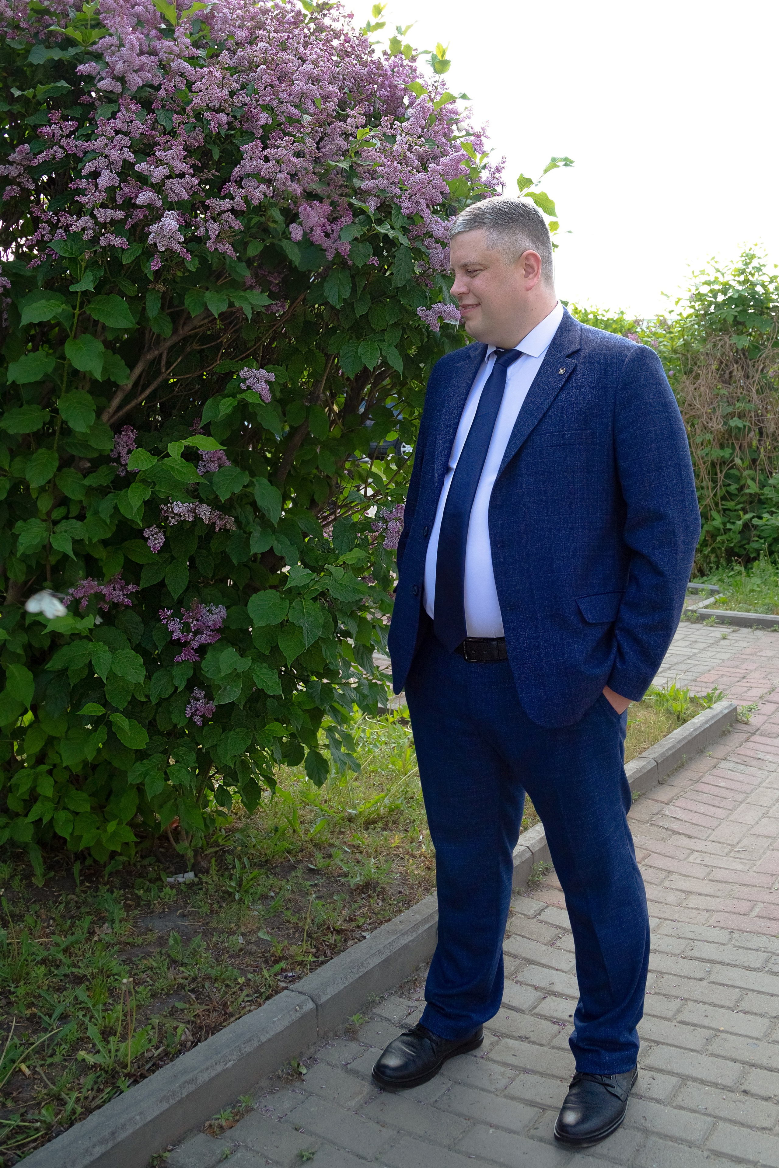 Прогулка в сирени после ЗАГСа Томск (Р. Люксембург). Фотограф в Томске Евгения Гуляева