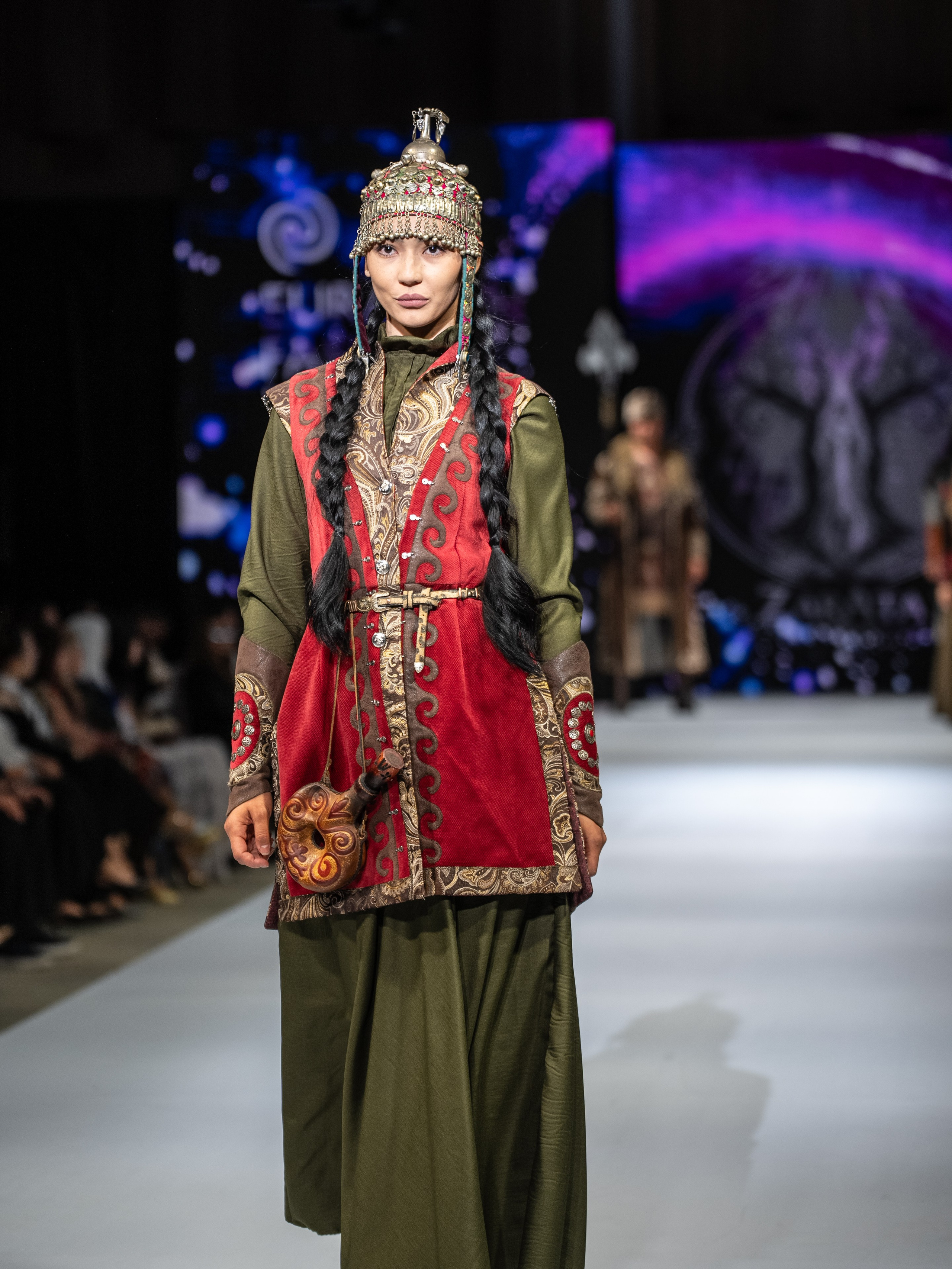 EURASIAN FASHION WEEK Lo Zarata. Сайт Алматинского НЮ АРТ, будуар и фэшн фотографа Дениса Карпенко