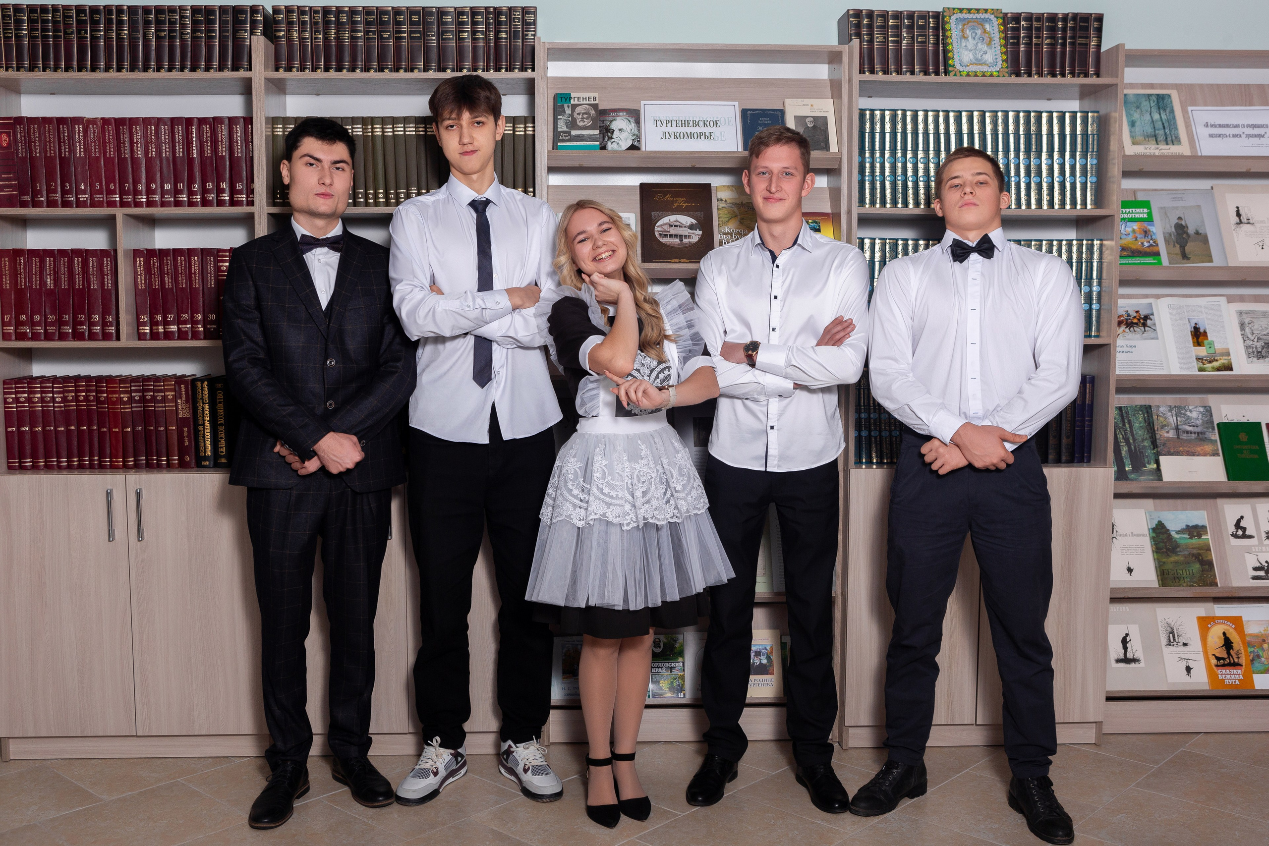 Съемка в библиотеке для 11 класса #2. Профессиональный фотограф в Мценске и Орловской области