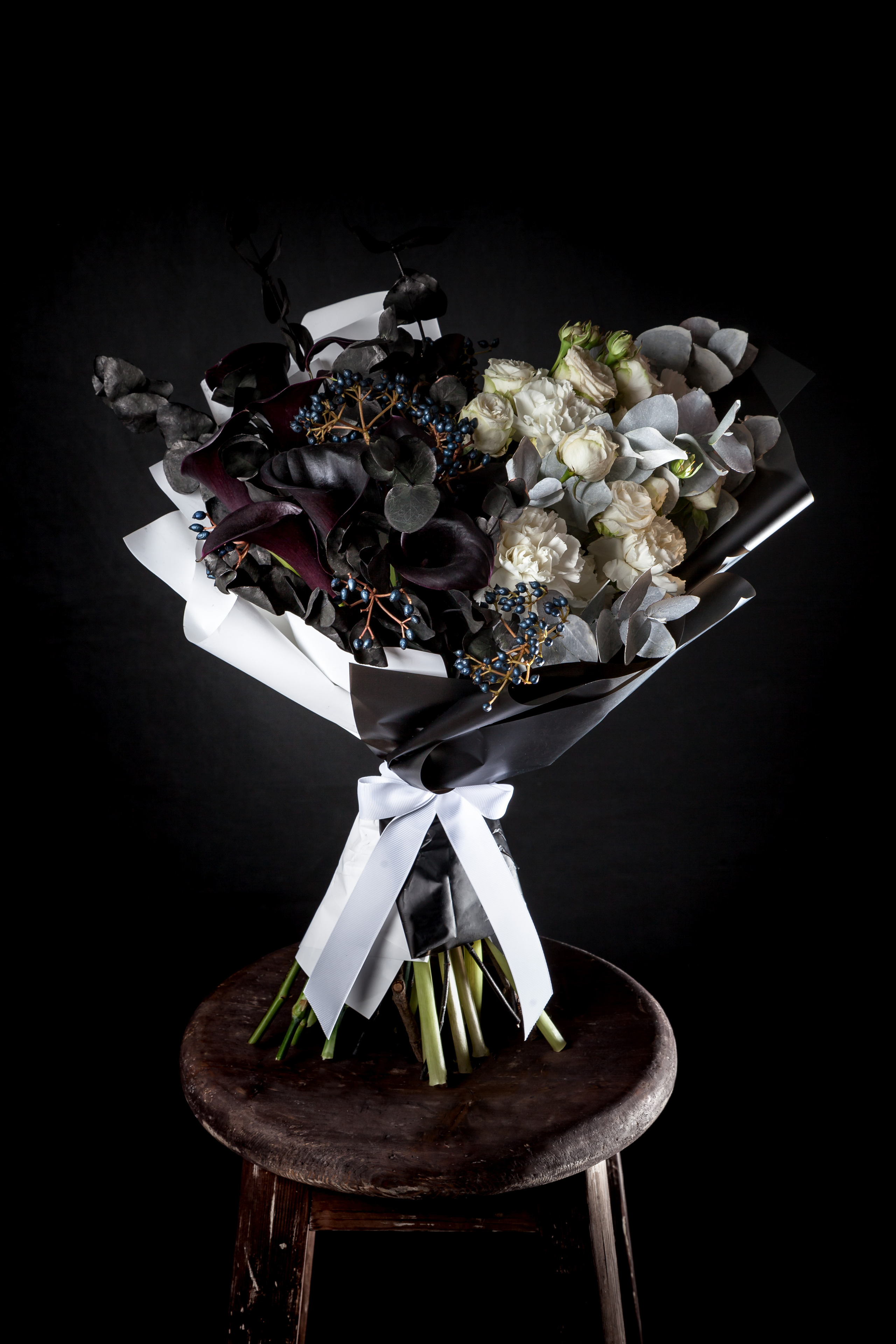 Черно-белый букет флорист Маргарита Гладкова, контрастный букет черные каллы