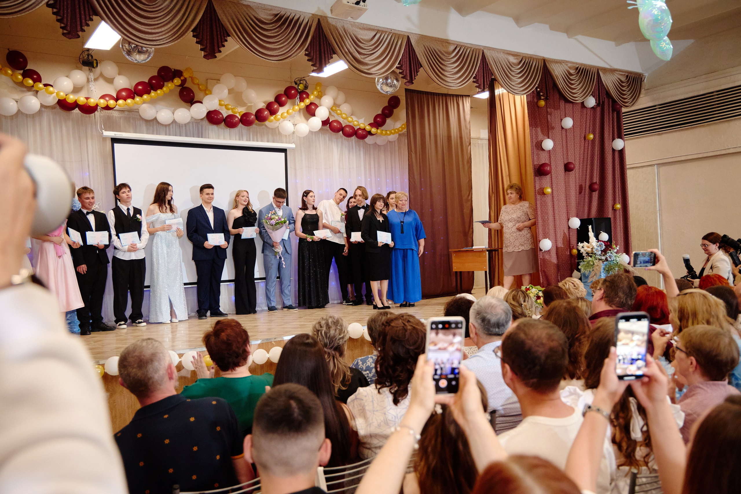 Выпускной 35 Сош. Фотограф Выпускные альбомы Таганрог Сергей Коробченко