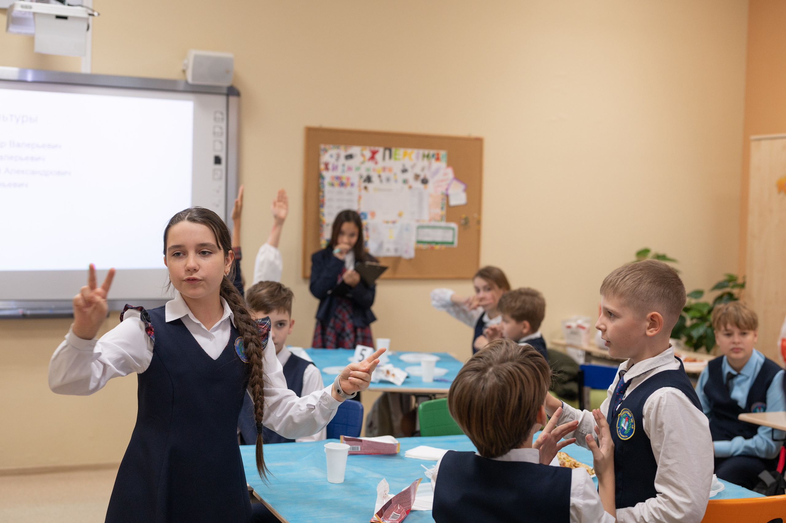 Репортаж мероприятия в классе 5Ж 16 гимназия 2024 г. Фотограф новорожденных, семейный детский в Тюмени Татьяна Морозова