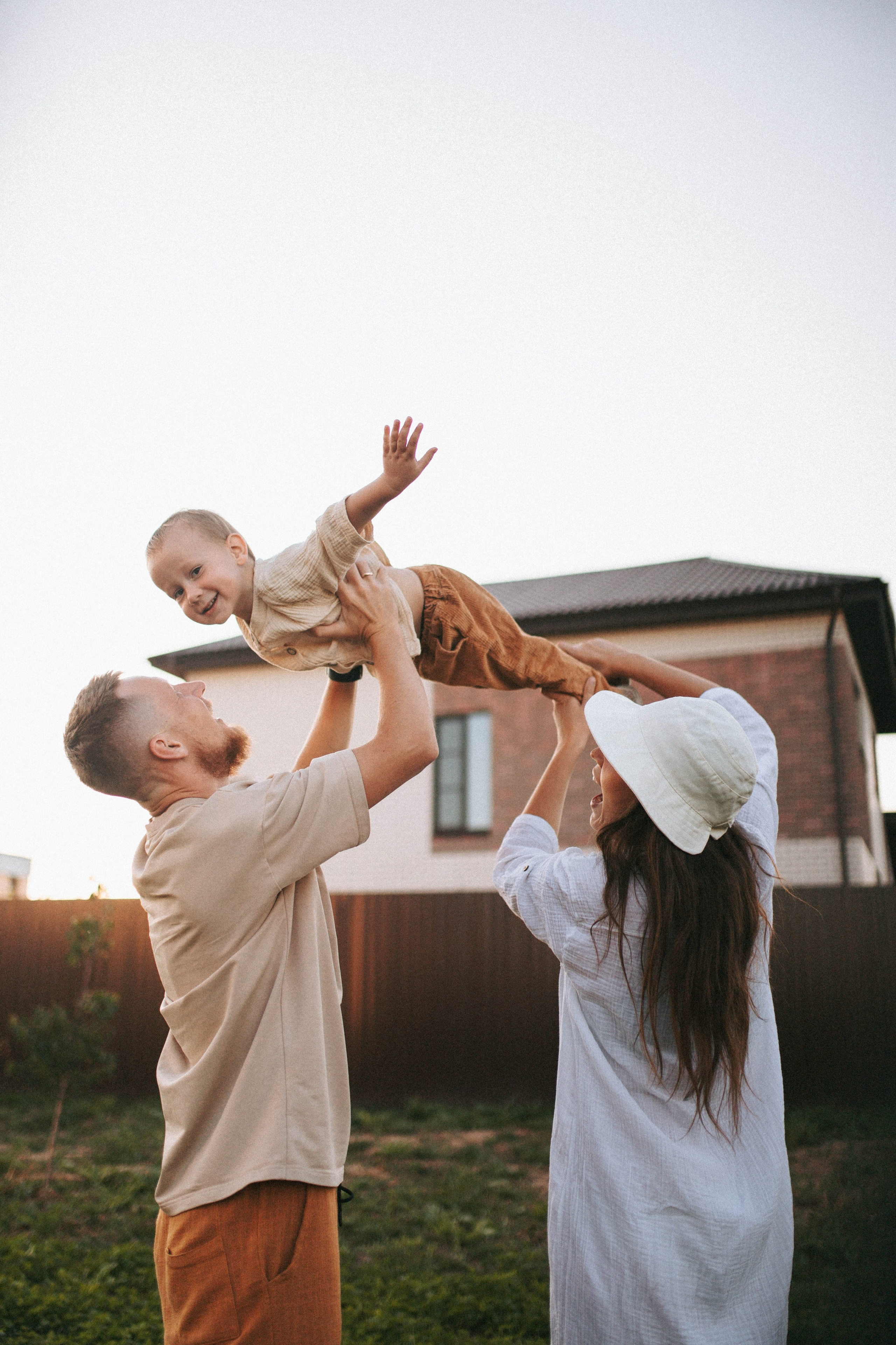 Во дворе своего дома. Свадебный и семейный фотограф в Нижнем Новгороде