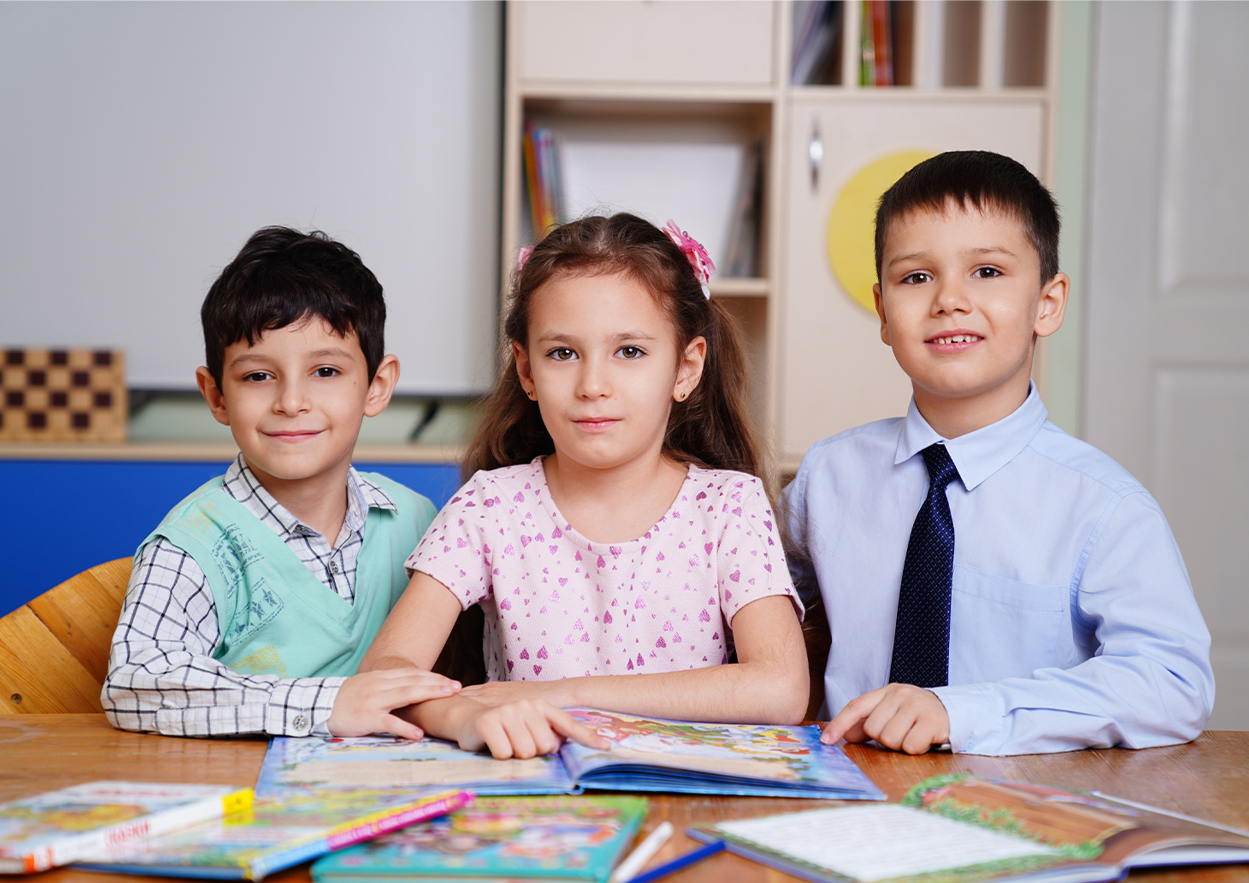 Мелкие группы. MEMENTO.Выпускные альбомы, школьные, юбилейные и другие книги. Ростов-на-Дону