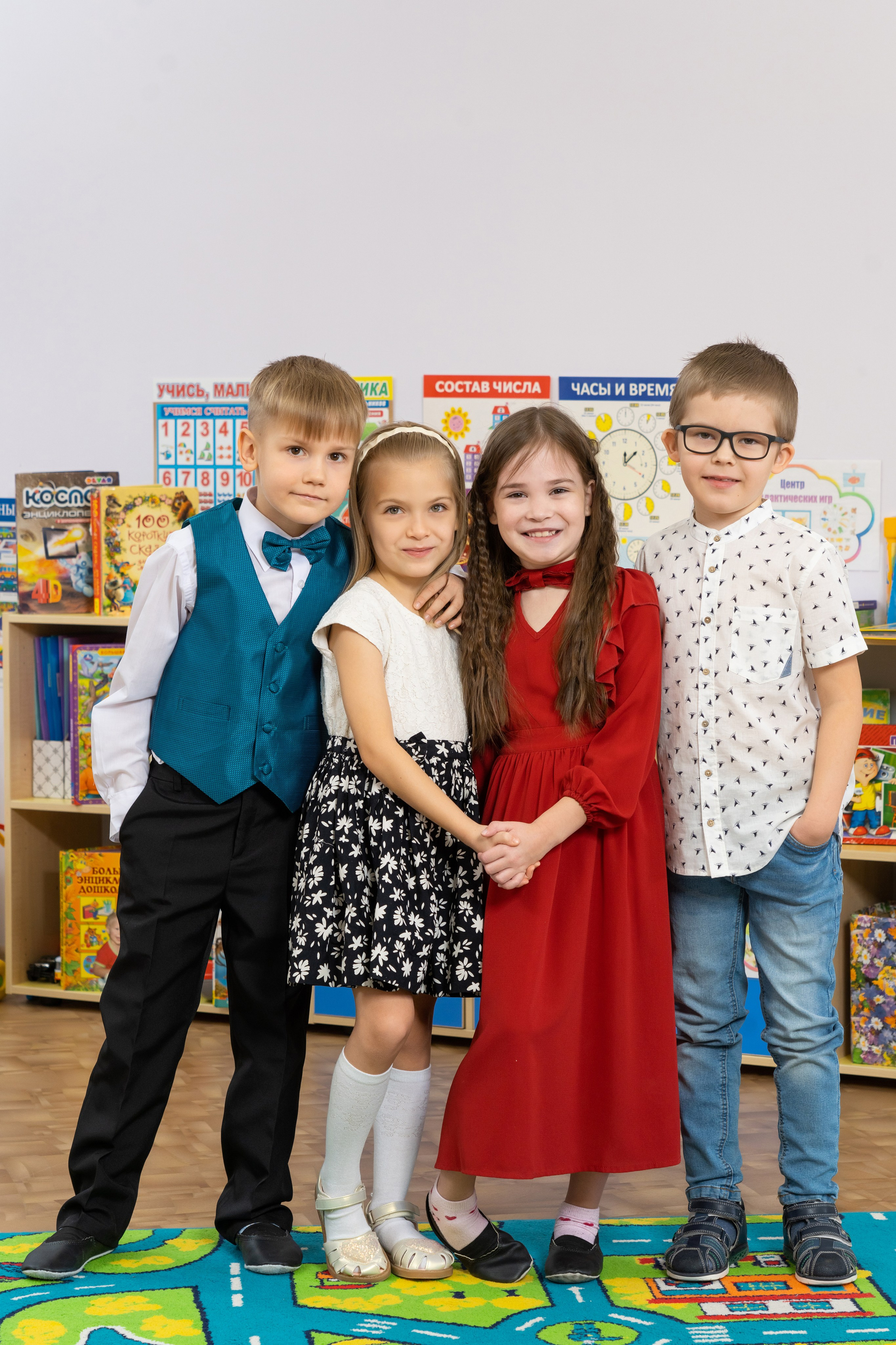 Фотографии, снятые в Д/С. Выпускные альбомы от Мамаевых, город Киров