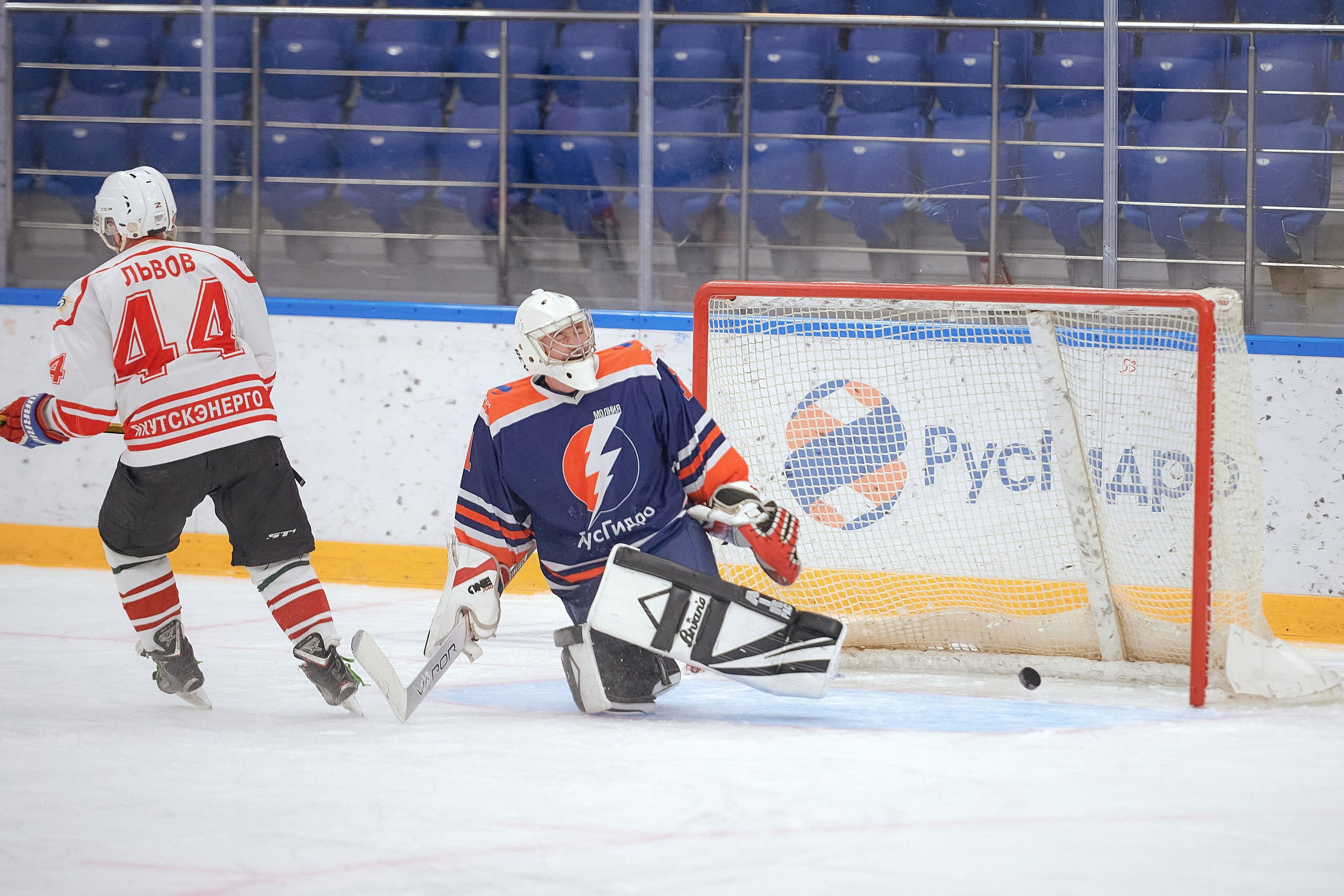 Портфолио репортажной фотосъёмки: Кристалл арена — Хоккей — РусГидро. Фотограф Яковлев Роман — Красноярск