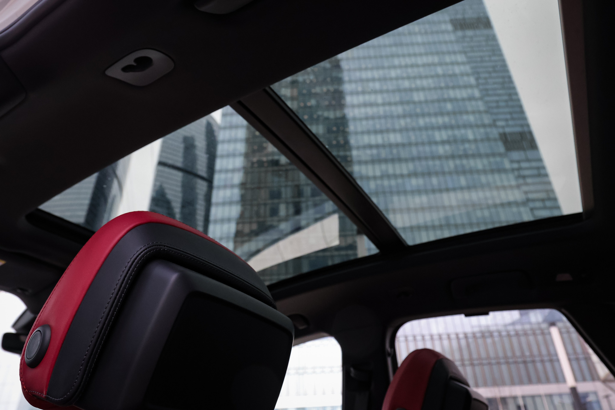 2021 PORSCHE MACAN S. Mixturecaptures