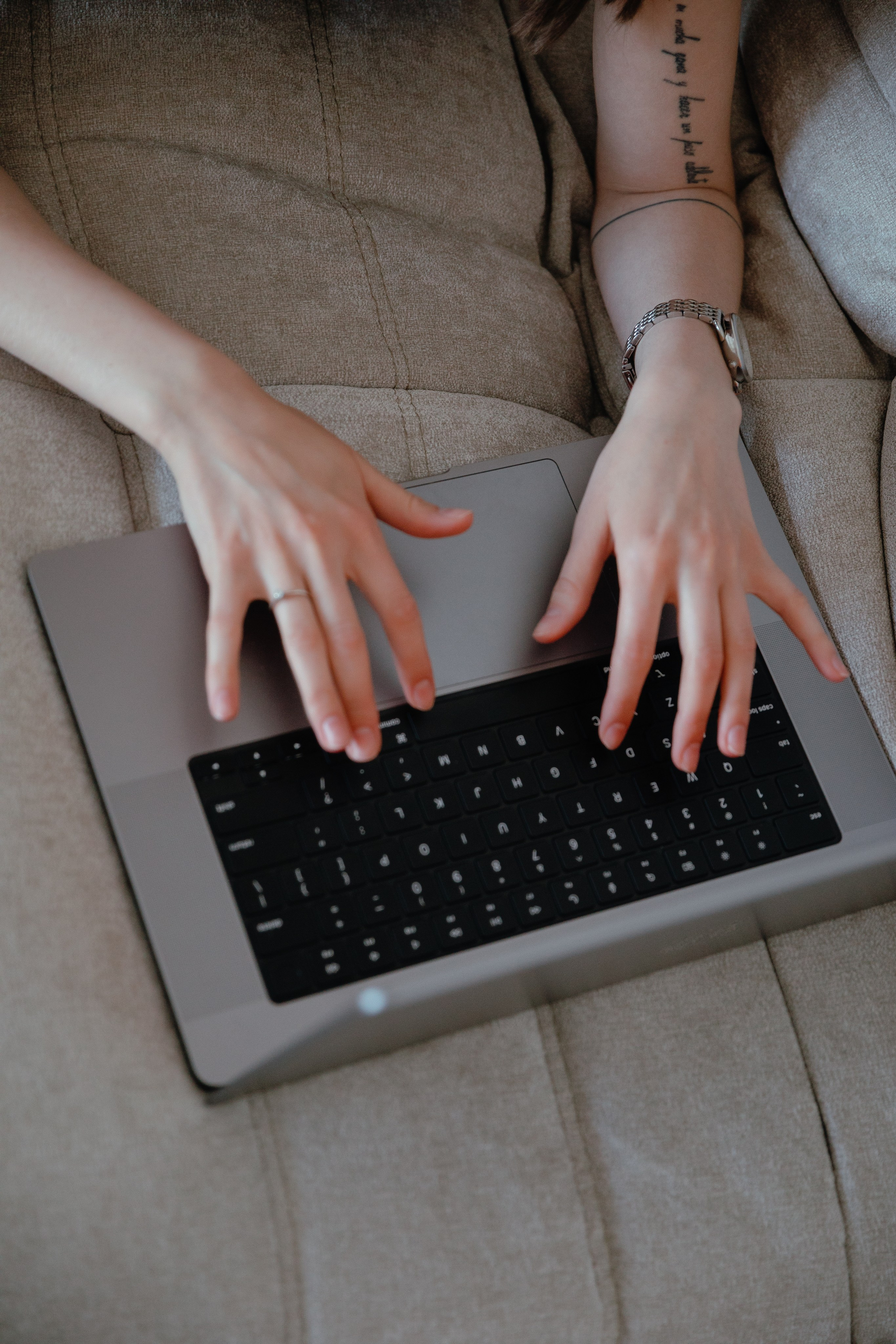 Контент для переводчика. Свадебный фотограф Виктория