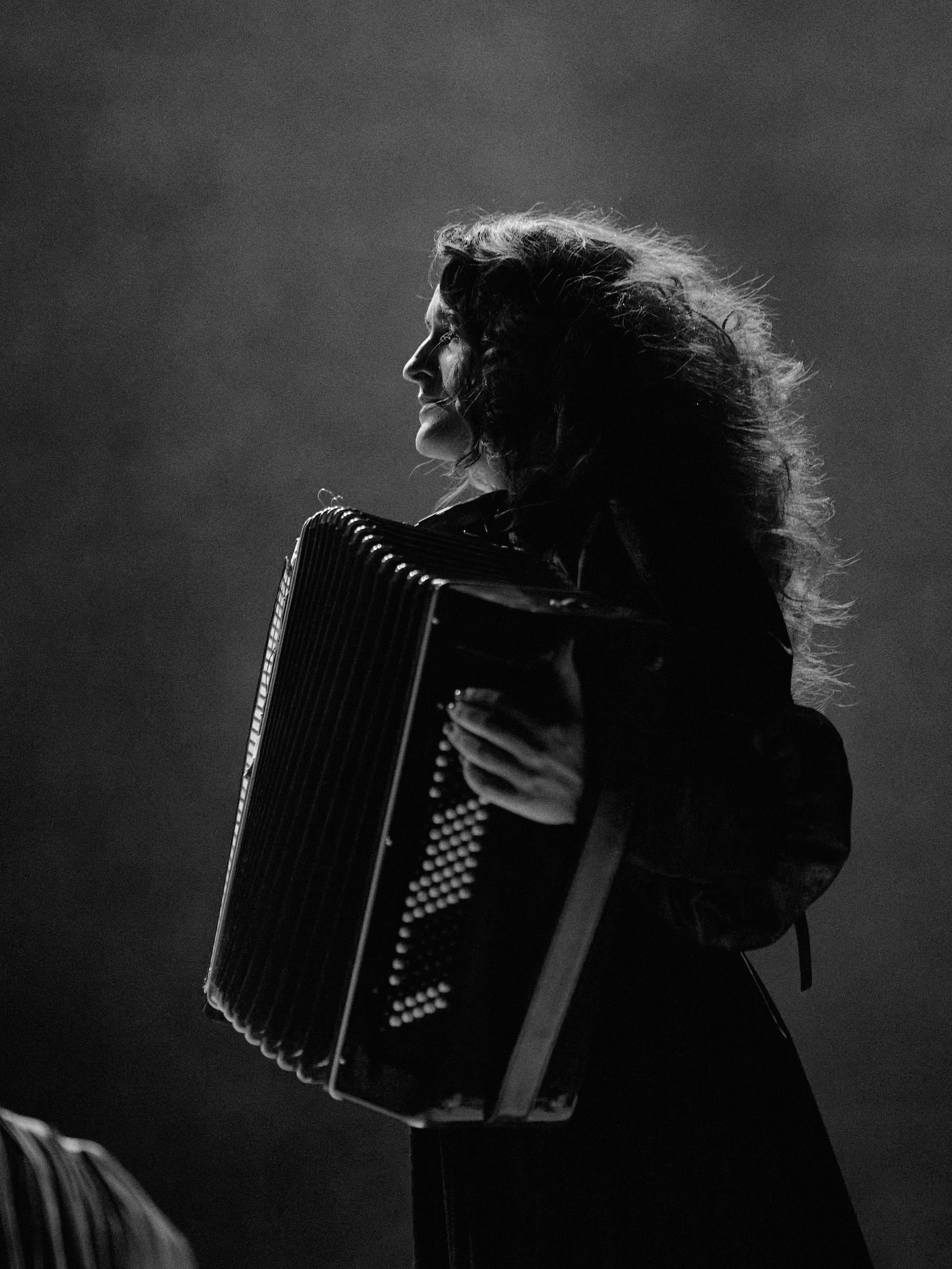 Чайка — черно-белое. Фотограф Юлия Маринина