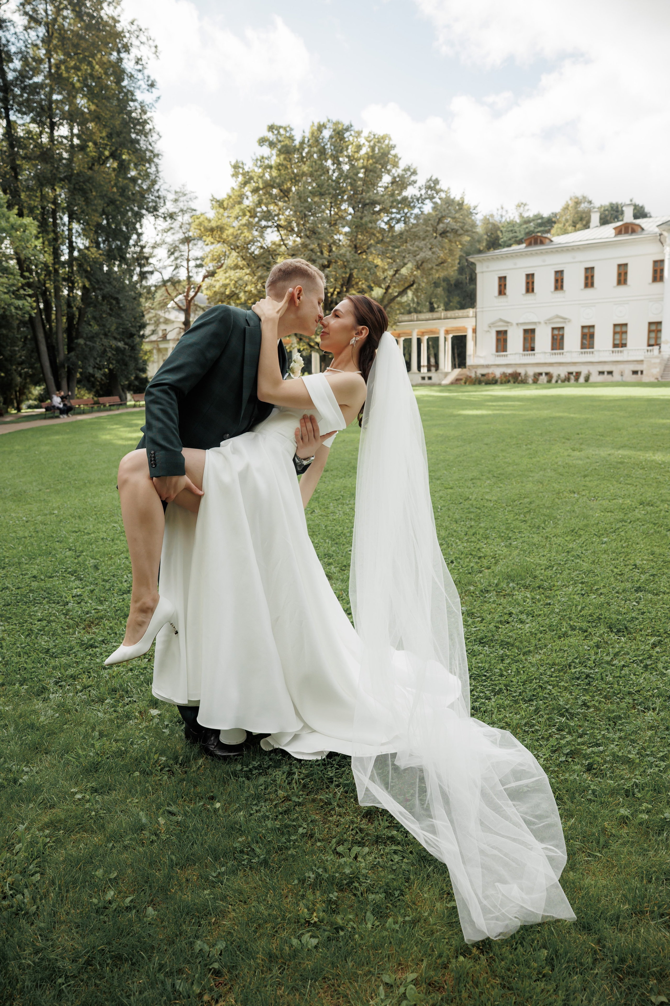 Регистрация в отеле Fish Point, ЗАГС Бутово, прогулка в Остафьево. Свадебный и репортажный фотограф (Москва, Королев и другие)