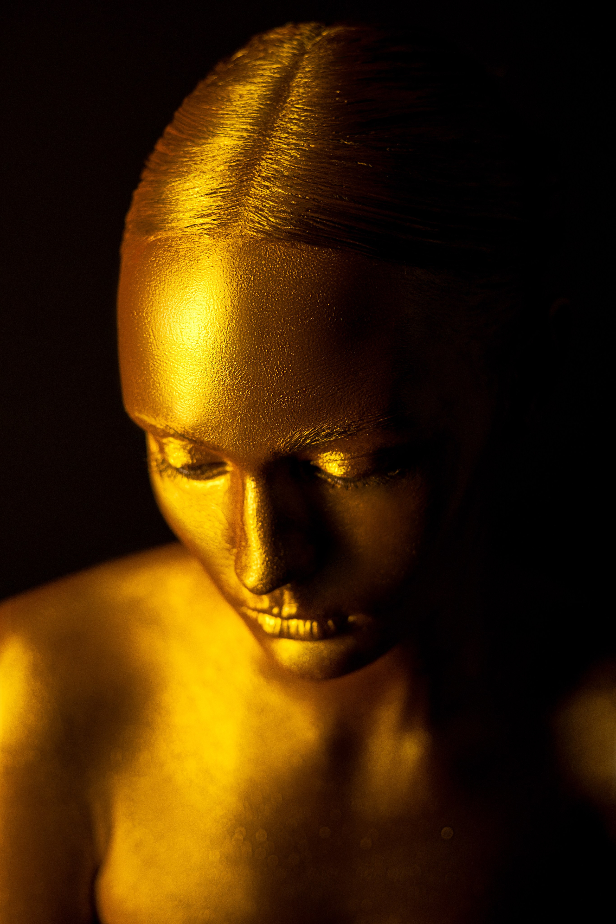 Лиза: золотая статуя. Фотограф Белов Тимофей | Красноярск