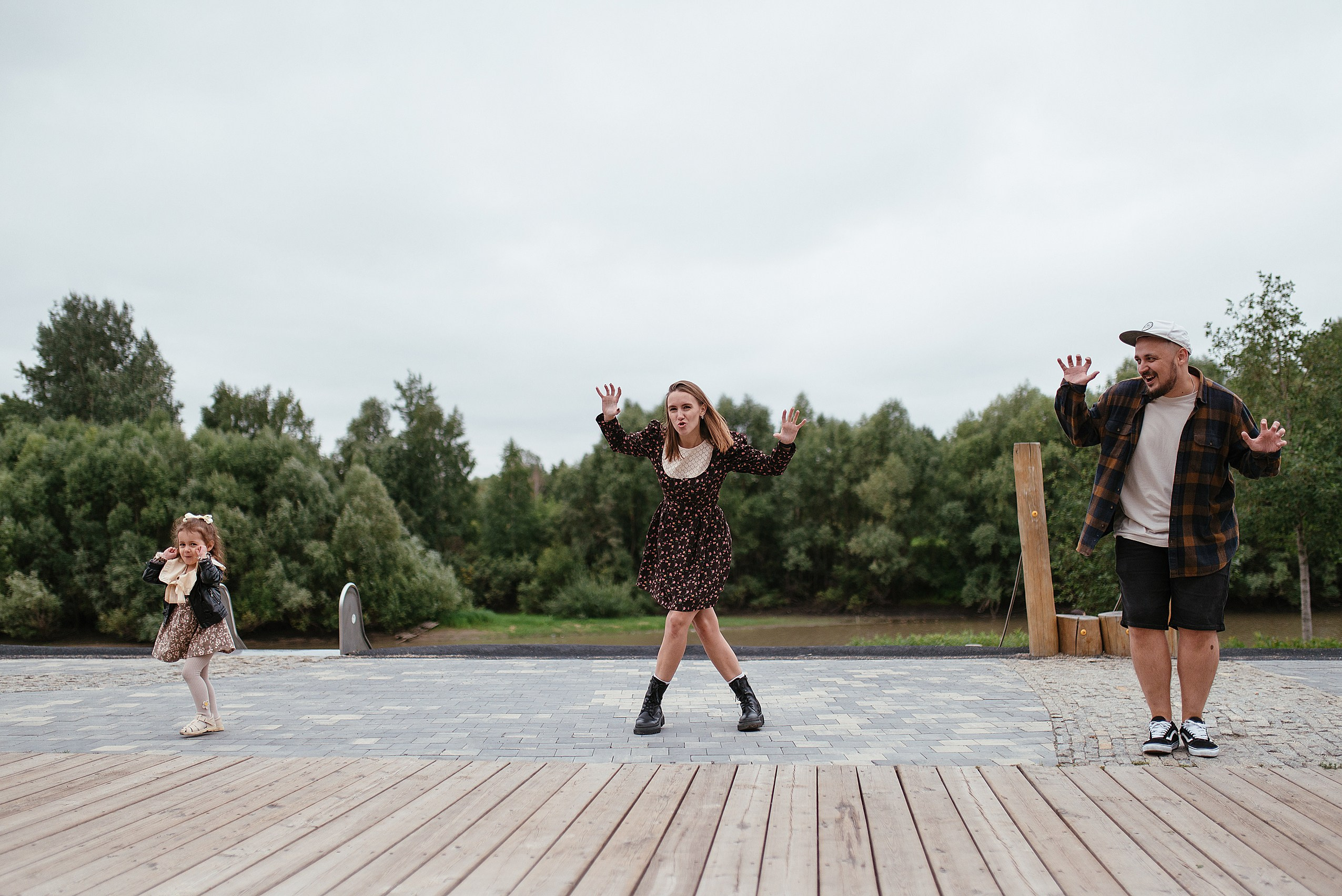 Городская семейная фотосессия. Семейный фотограф Дарья Едапина Новосибирск. Фотограф Дарья Едапина Новосибирск
