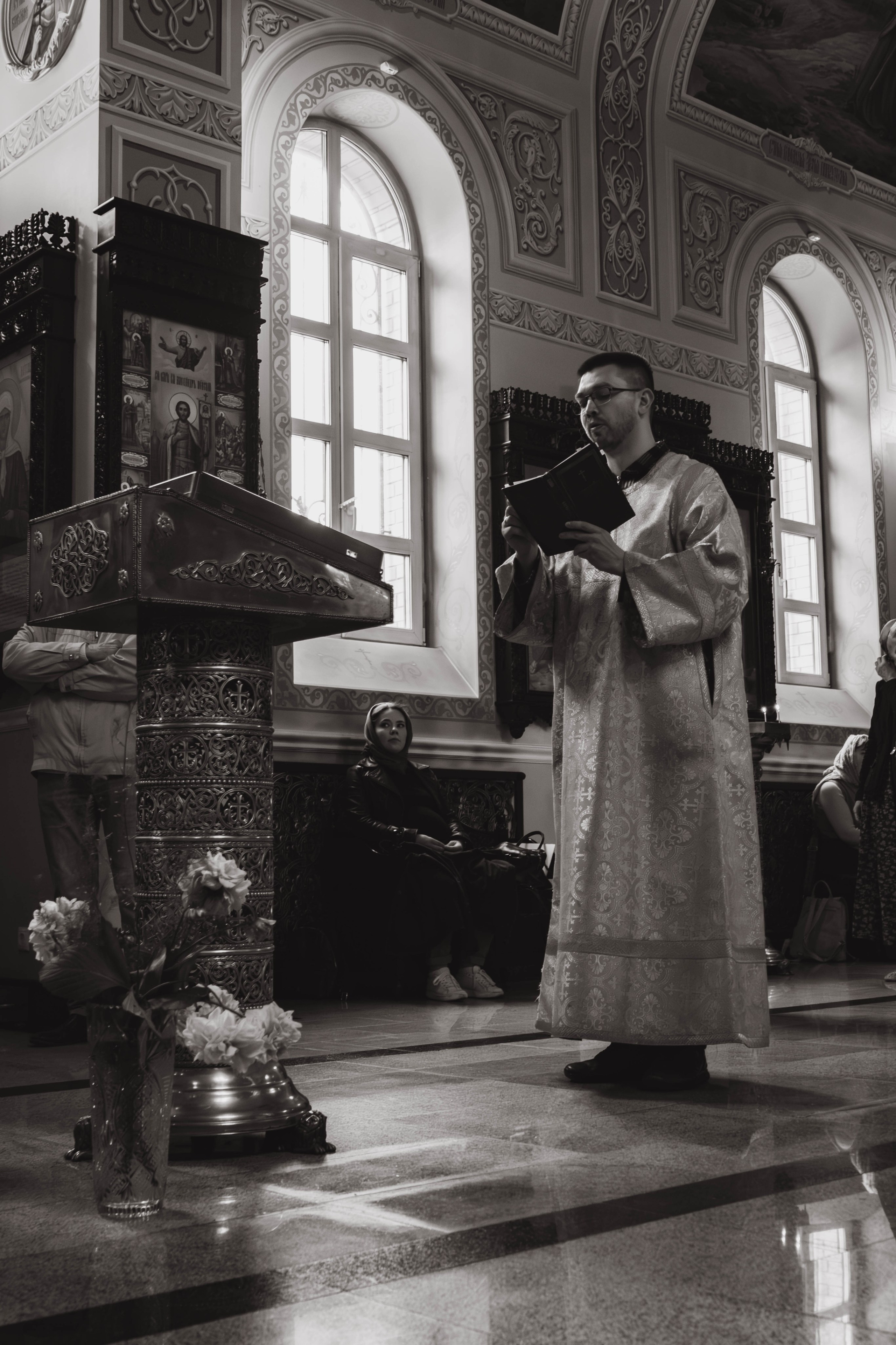 Литургия в храме блж. Ксении Петербургской д. Слобода. Фотограф Москва Валерия Веденина