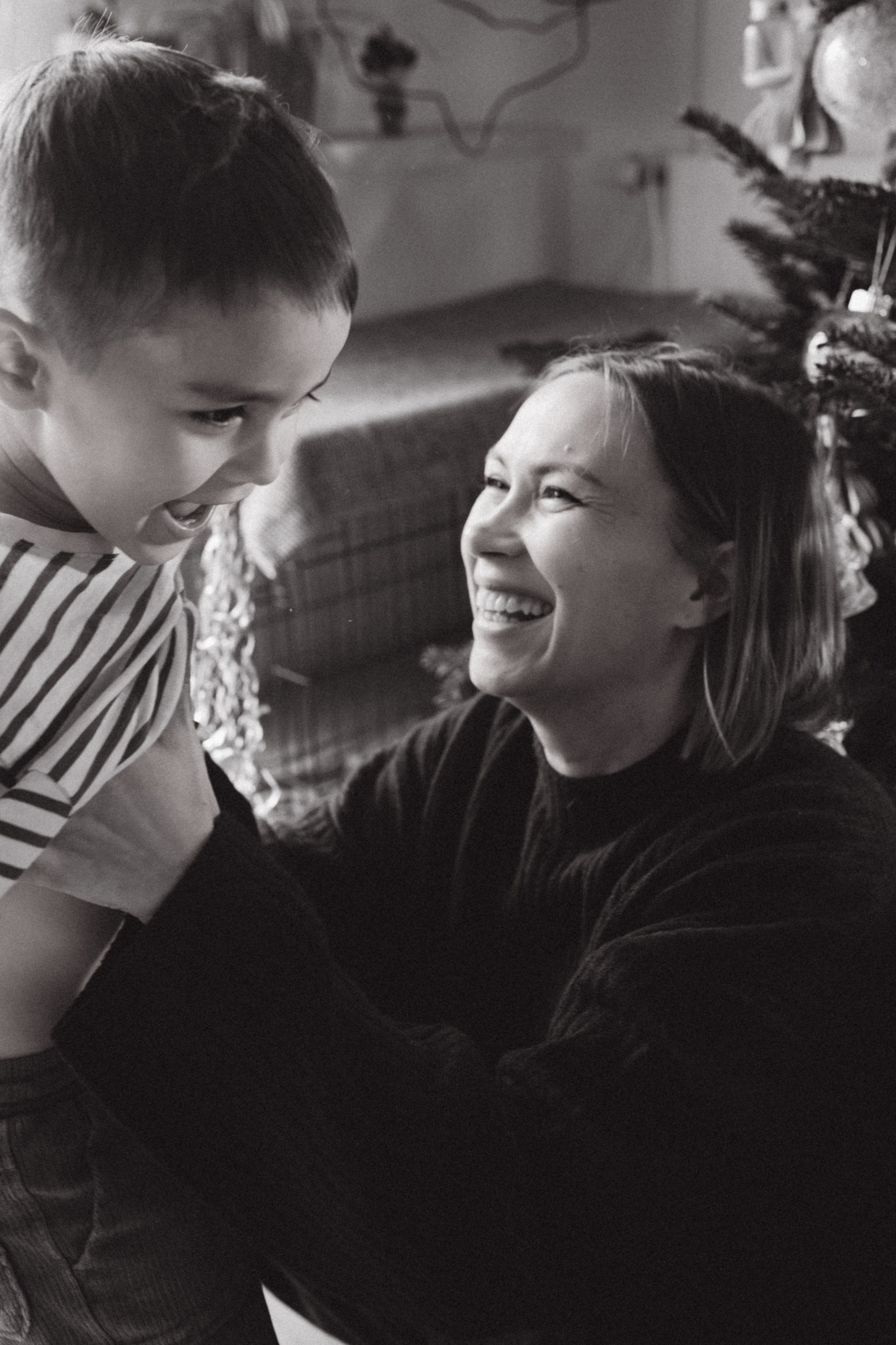 Séance famille à domicile. Photographe des familles et enfants à Nantes et alentours