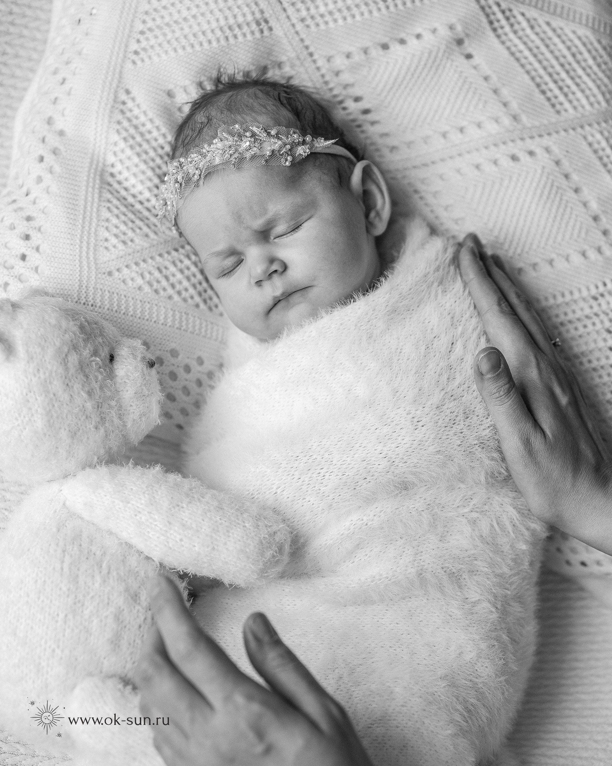 Фотосессия девочки в 2 месяца в стилистике newborn