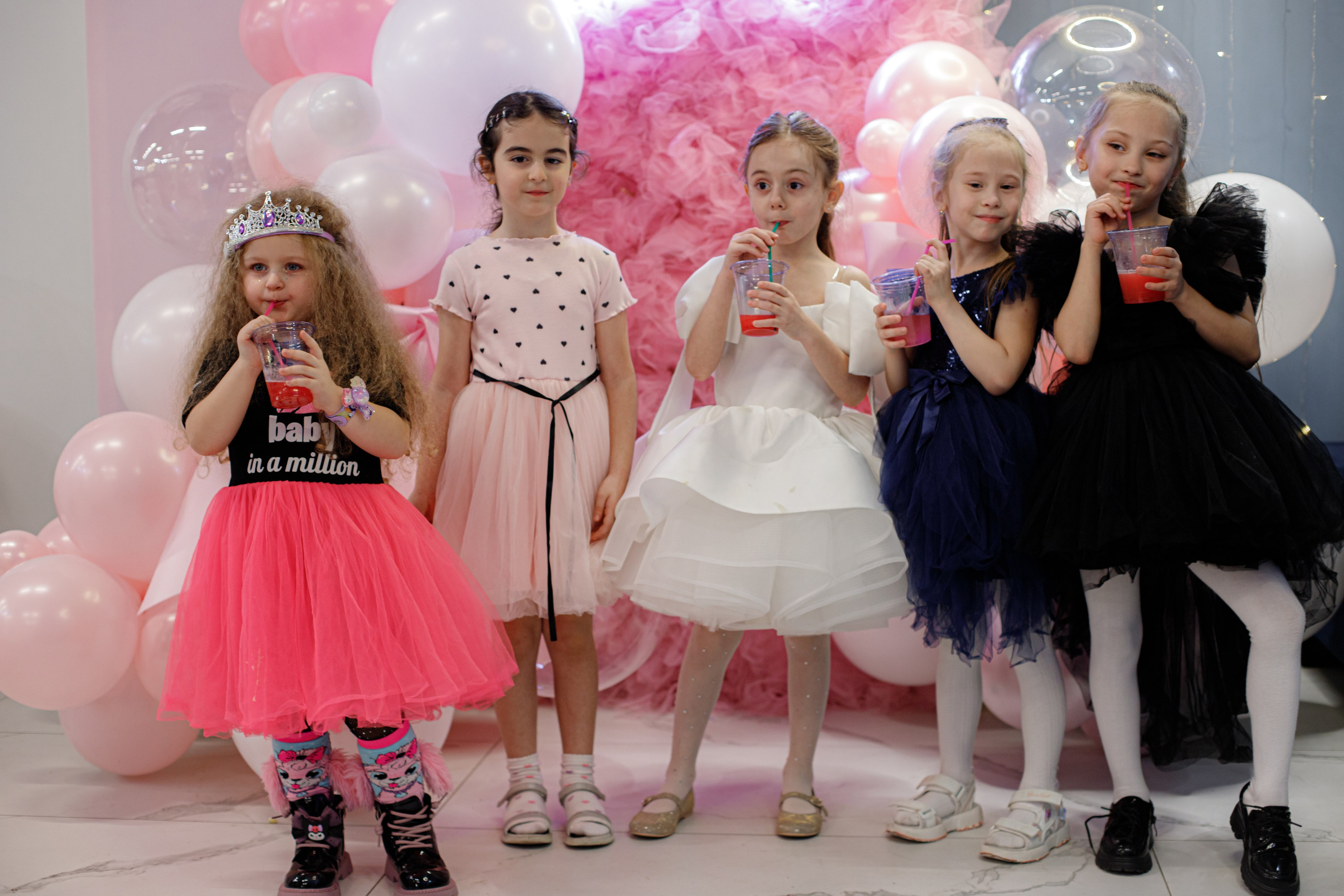 ASIA'S BIRTHDAY PARTY. Photokarish